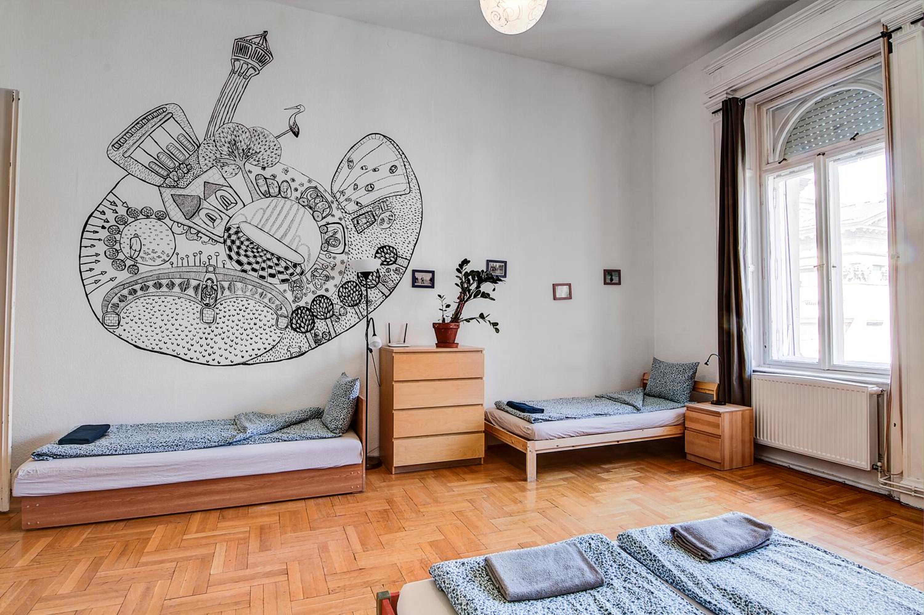 Pal's Hostel and Apartments