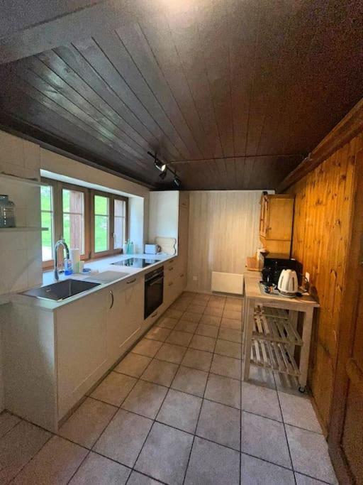 Cosy mountain apartment 5min walk from Gondola