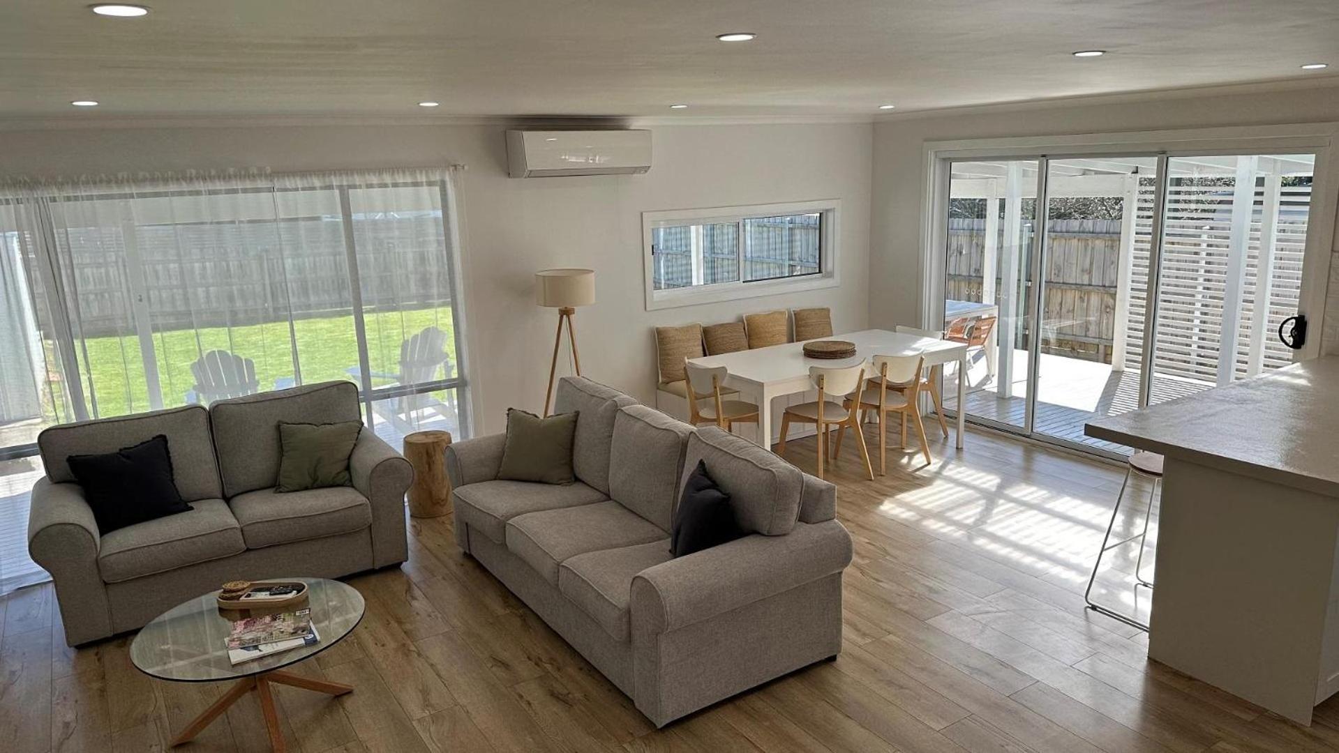 Castaway, Cowes beach house