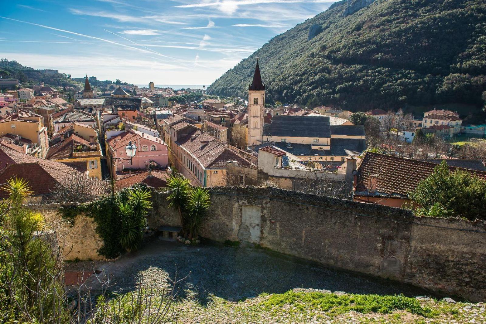 Rivierarent Colori al castello Finalborgo