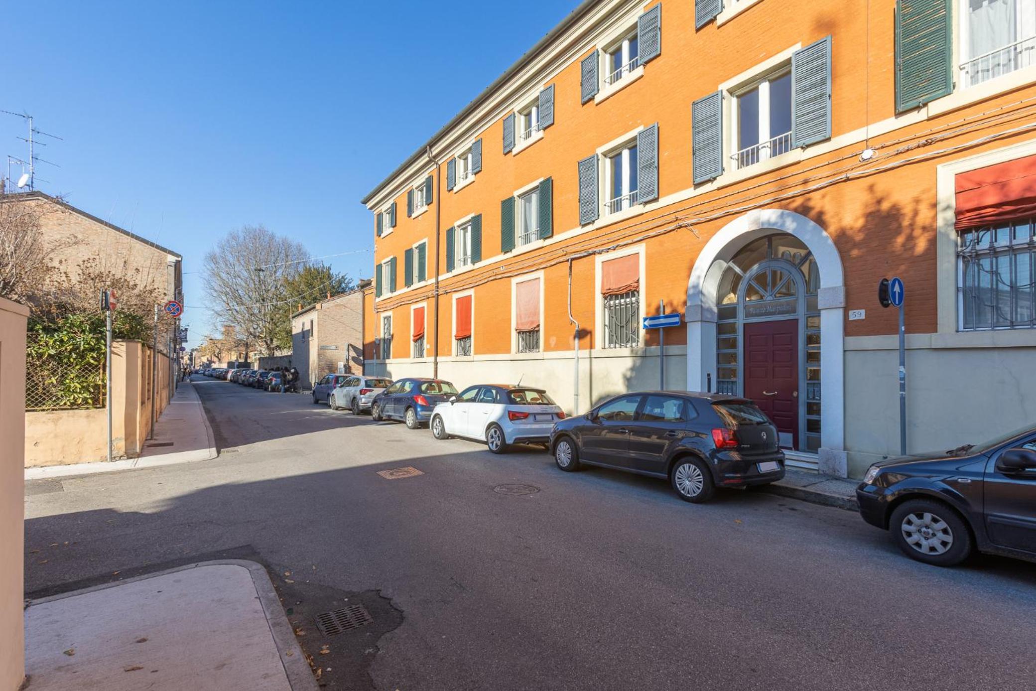 GuestHost - Dimora Storica Manfredini nel cuore di Ferrara view 2