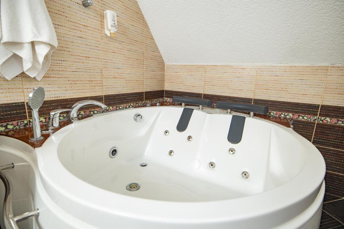 Jacuzzi
