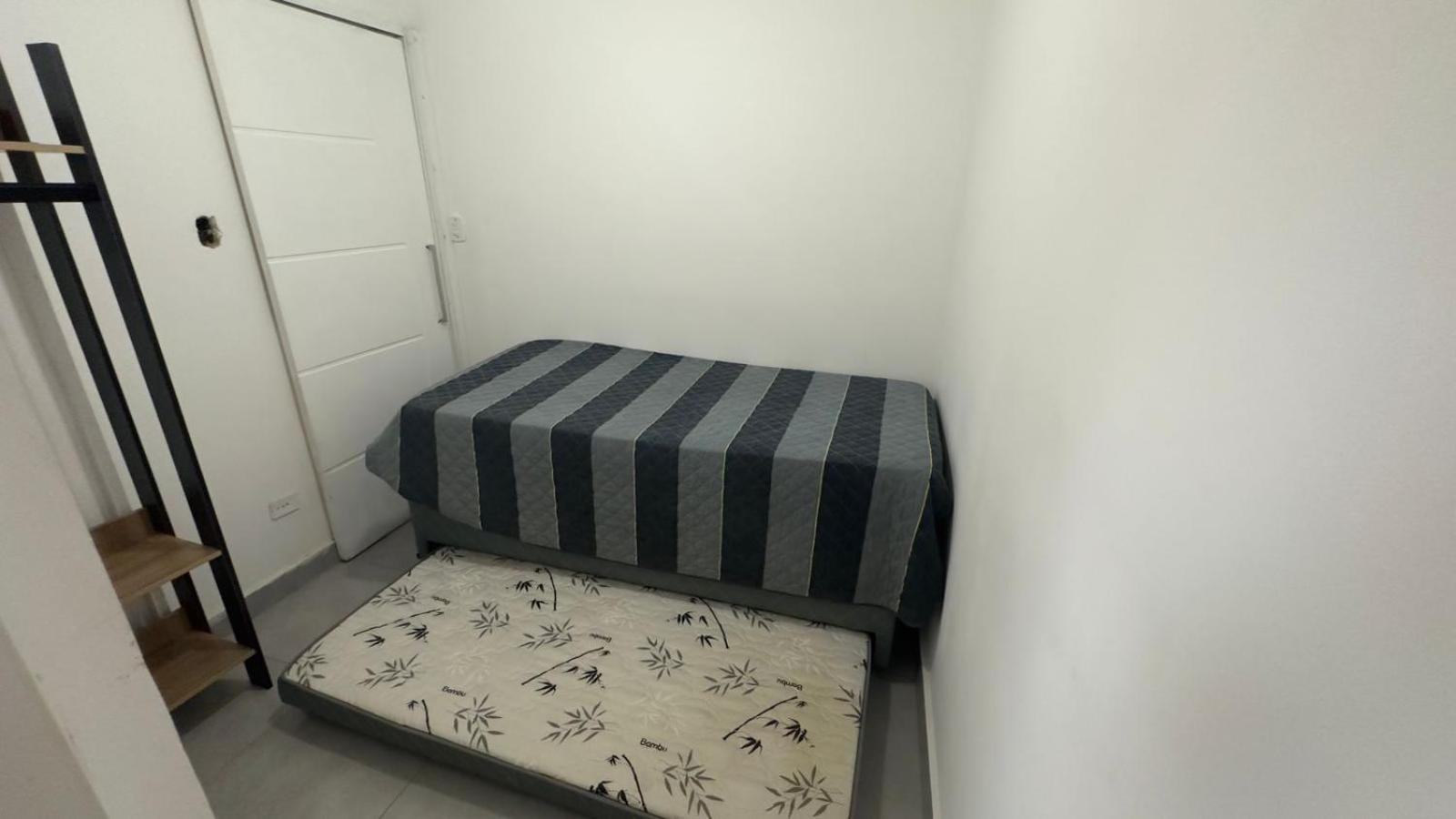 apartamento 3 dormitorio praia guaruja