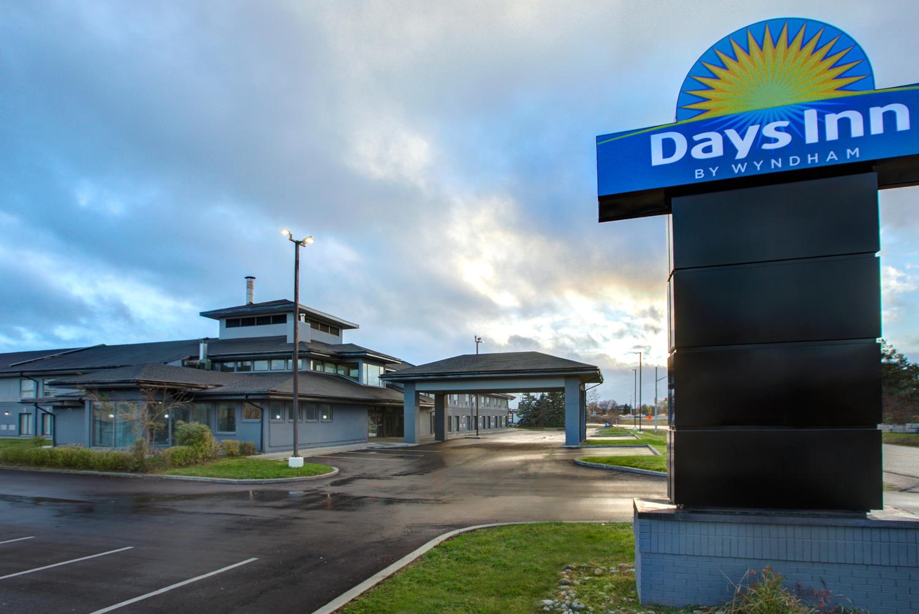 Barrie Vacations - Days Inn by Wyndham Barrie - Property Image 11