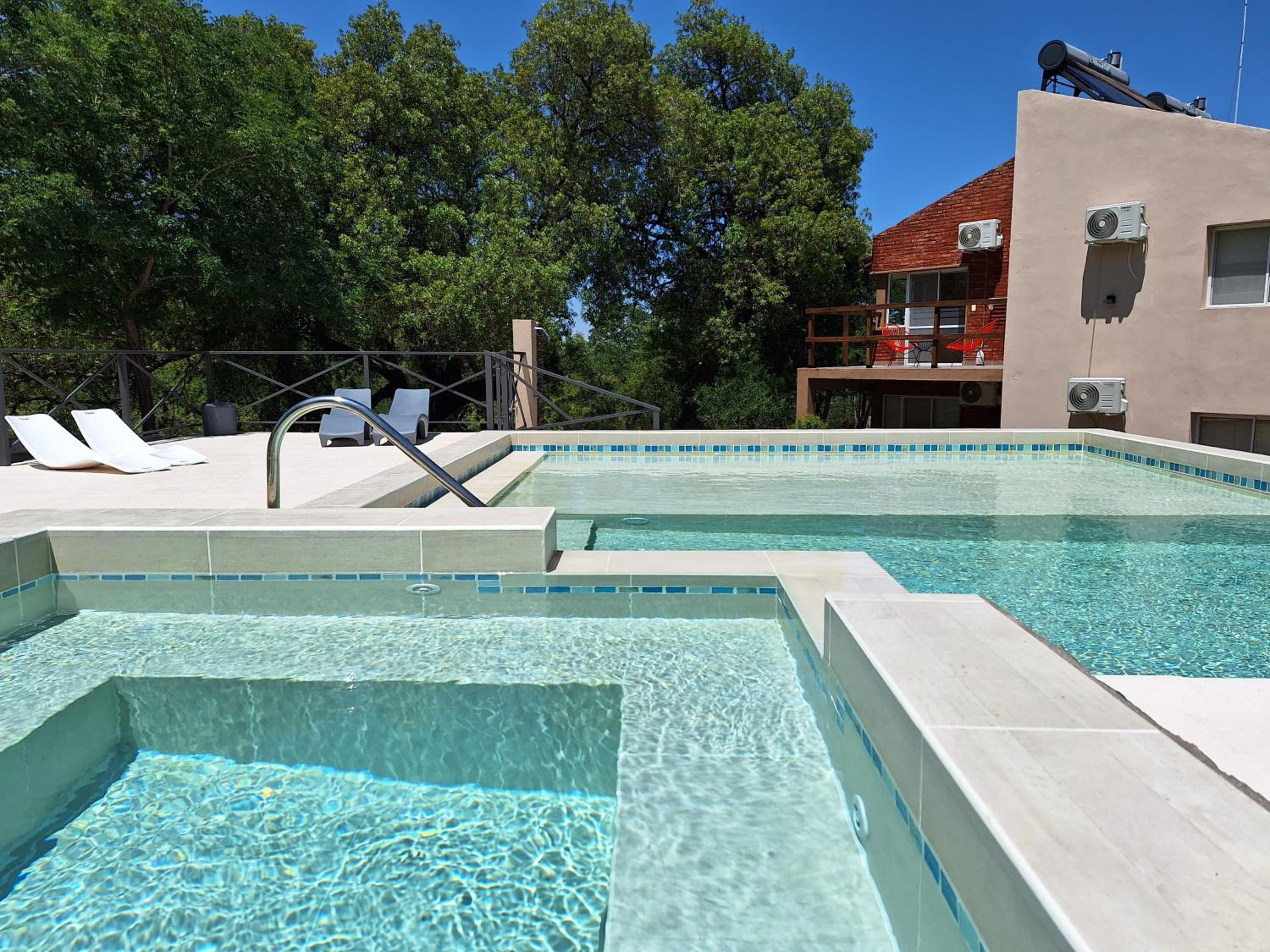 Hotel COSTA COM Apart Suites - Image 1