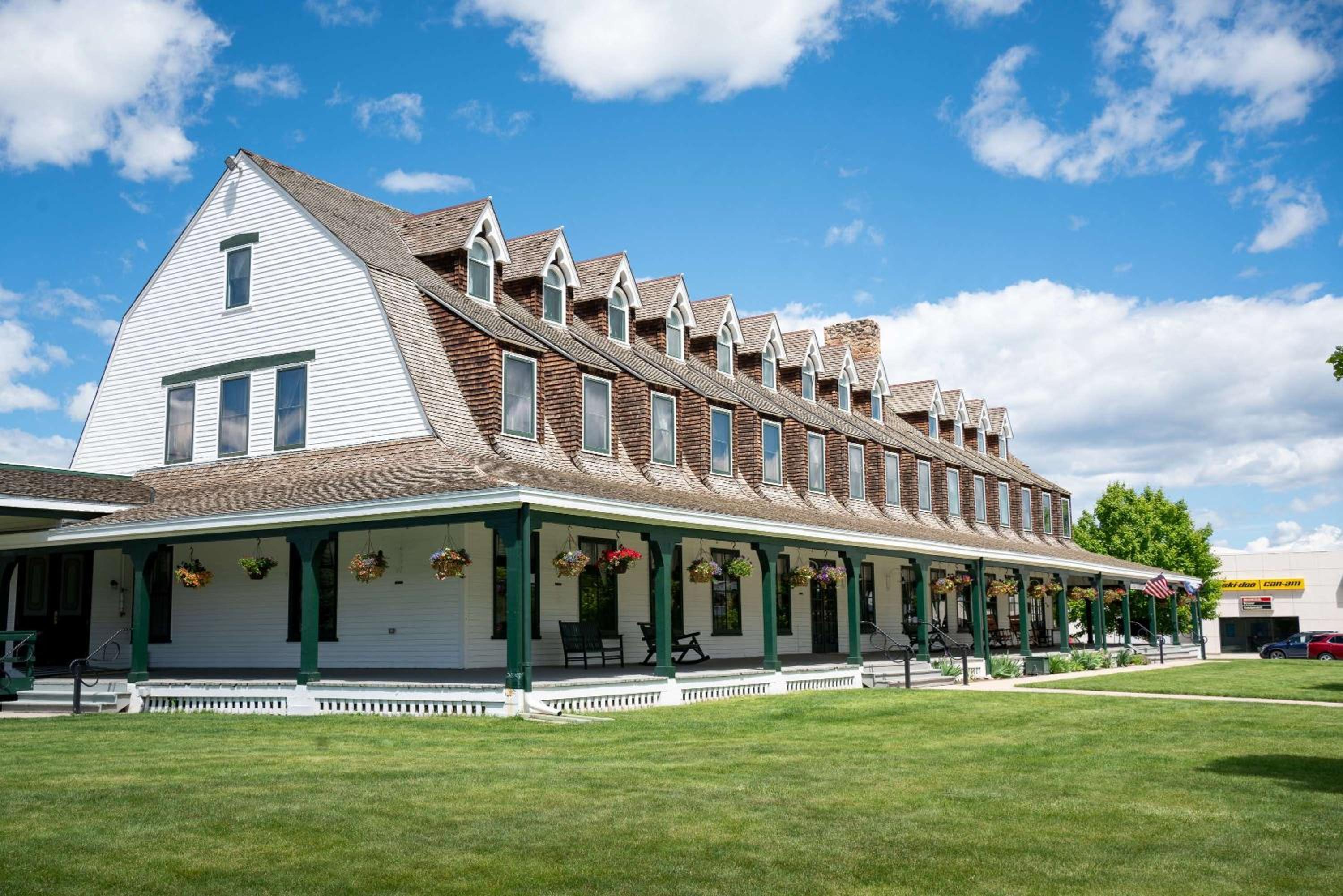 Sheridan Vacations - Sheridan Inn - Best Western Signature Collection - Property Image 1
