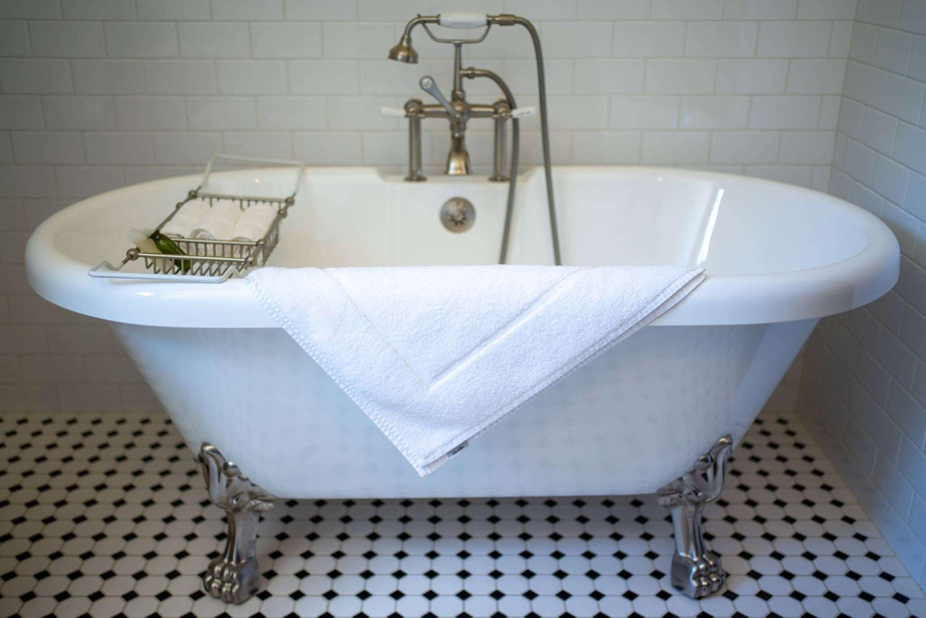 Sheridan Vacations - Sheridan Inn - Best Western Signature Collection - Property Image 3