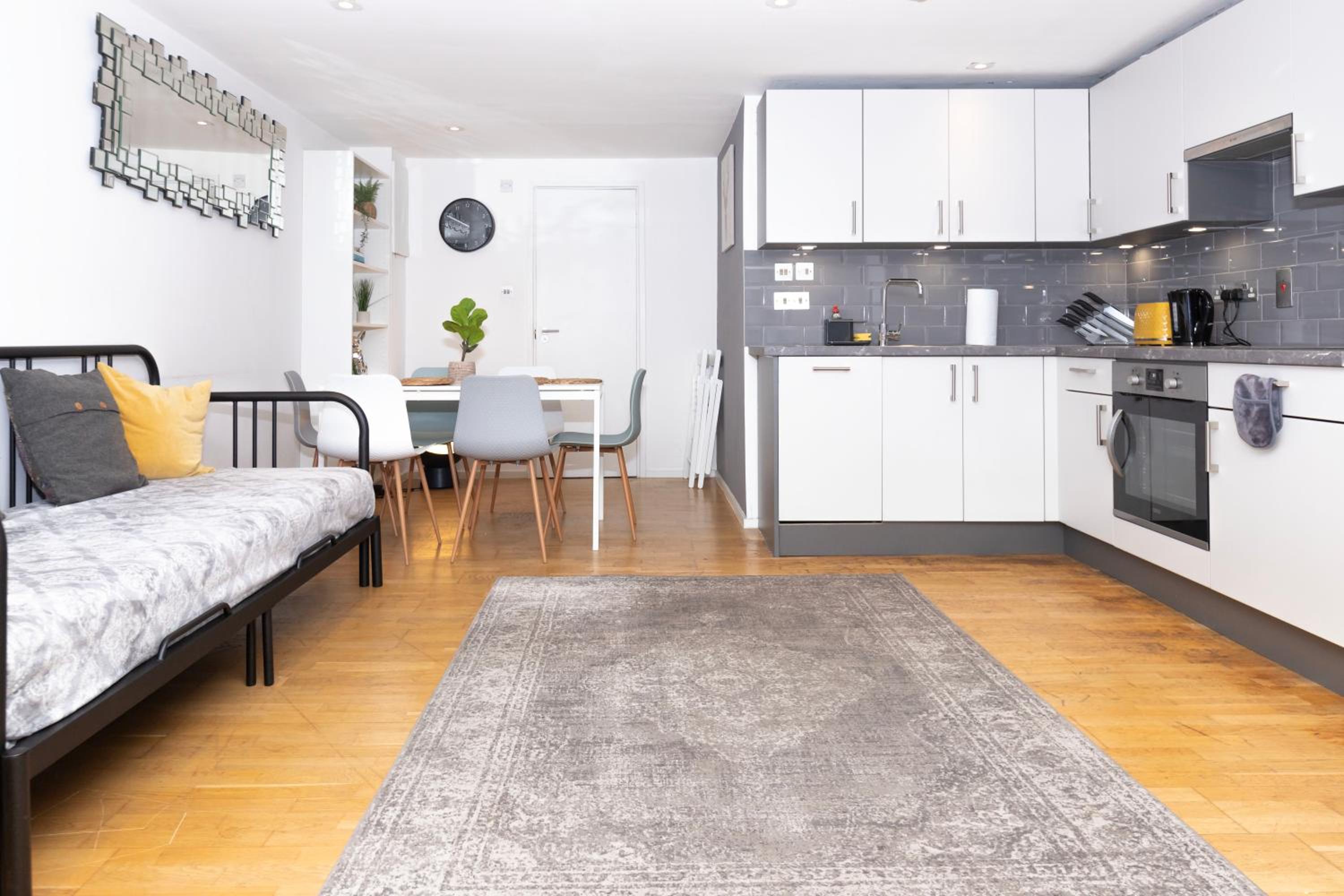 Cosy Ground Floor Apartment