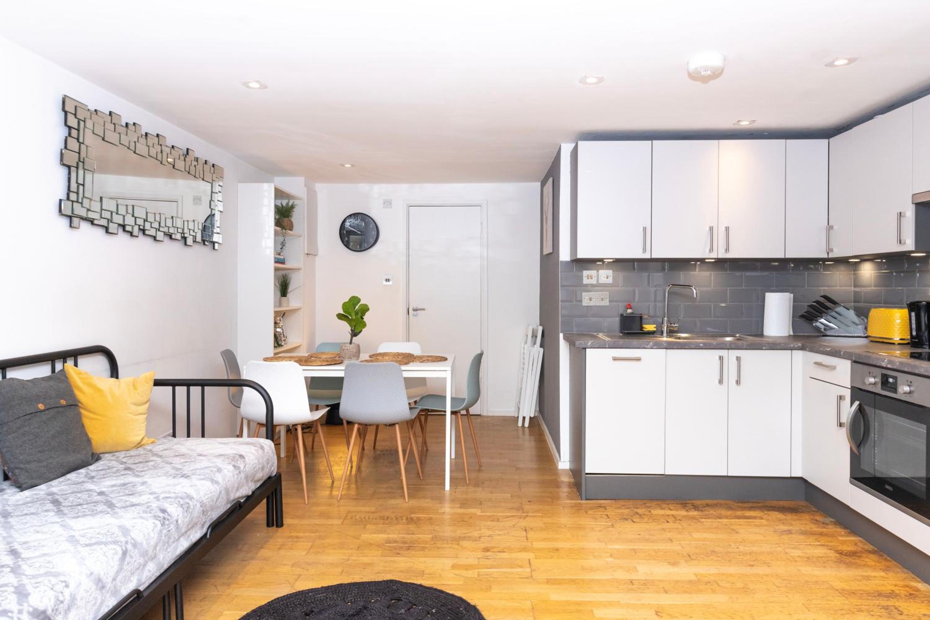 Cosy Ground Floor Apartment
