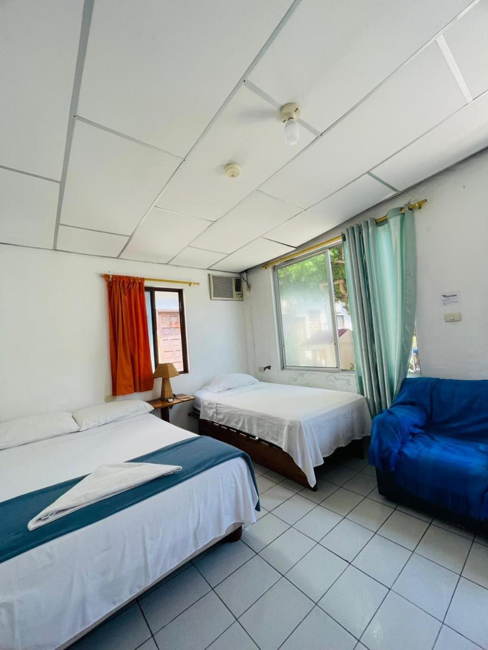 Hostal Darwin view 5