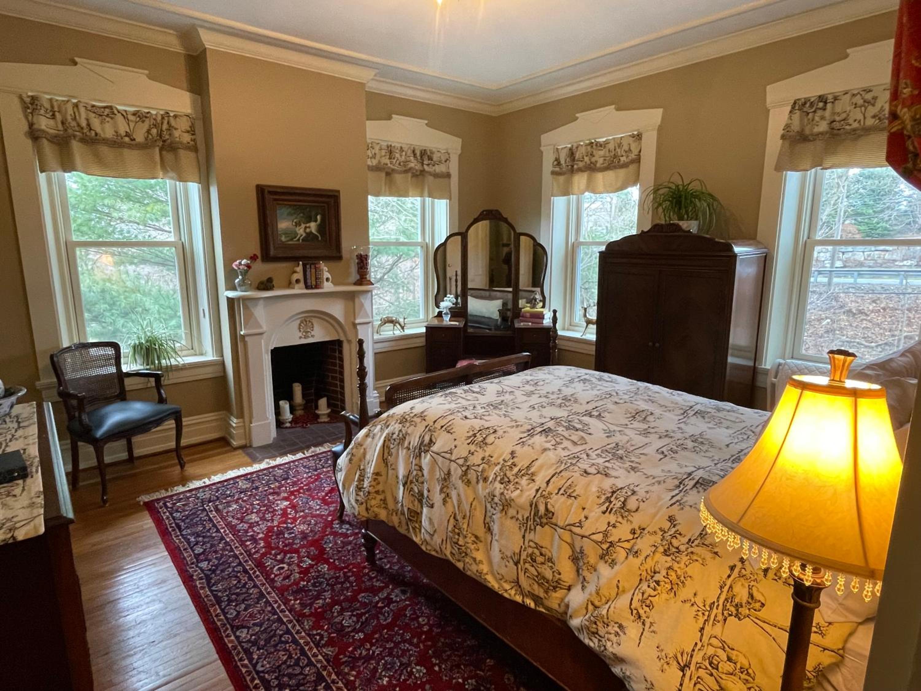 Hollinger House