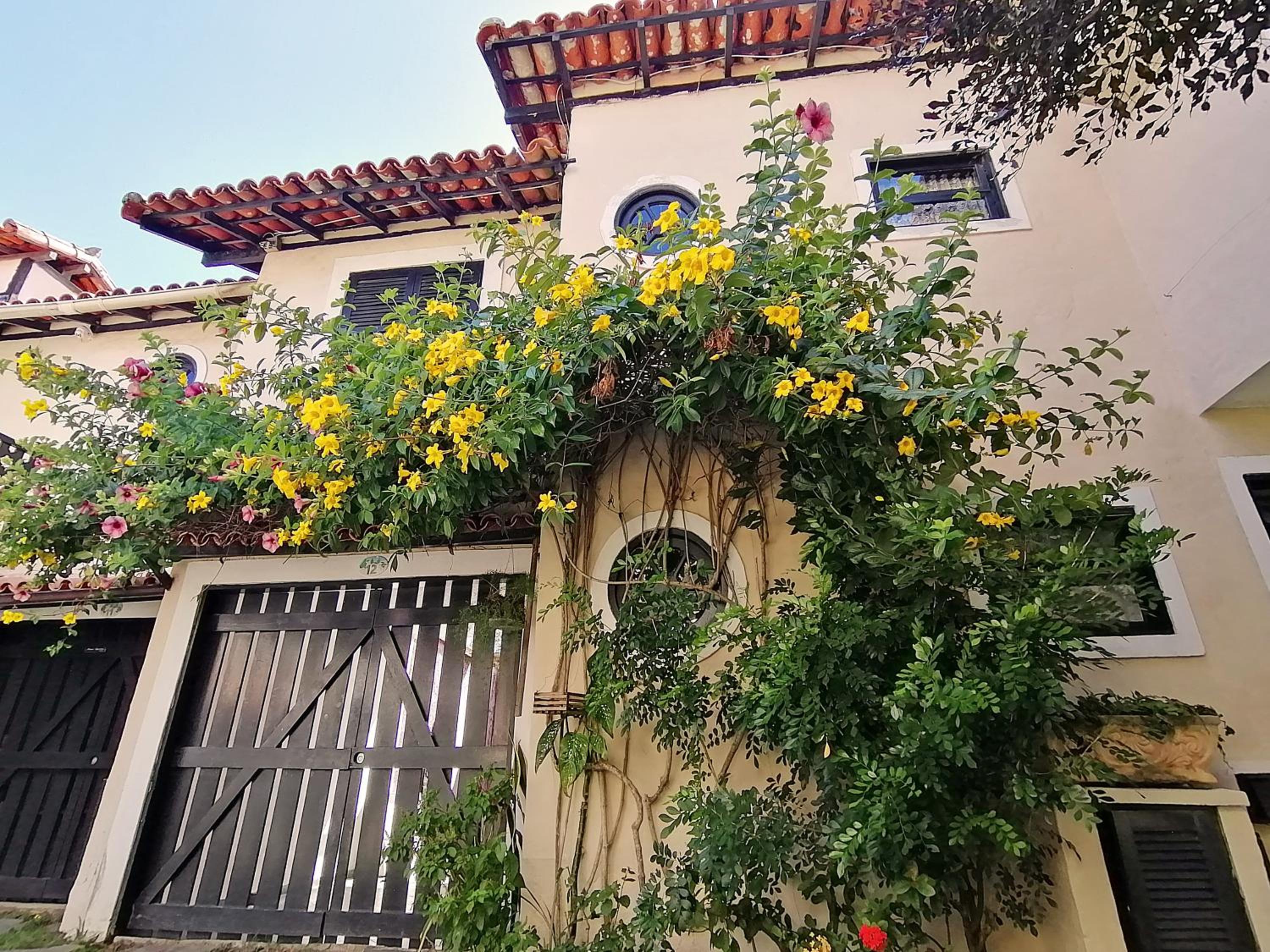 Casa 12 Búzios Vilas a 500m da Rua das Pedras, top localização em condomínio lindo e calmo, portaria 24h