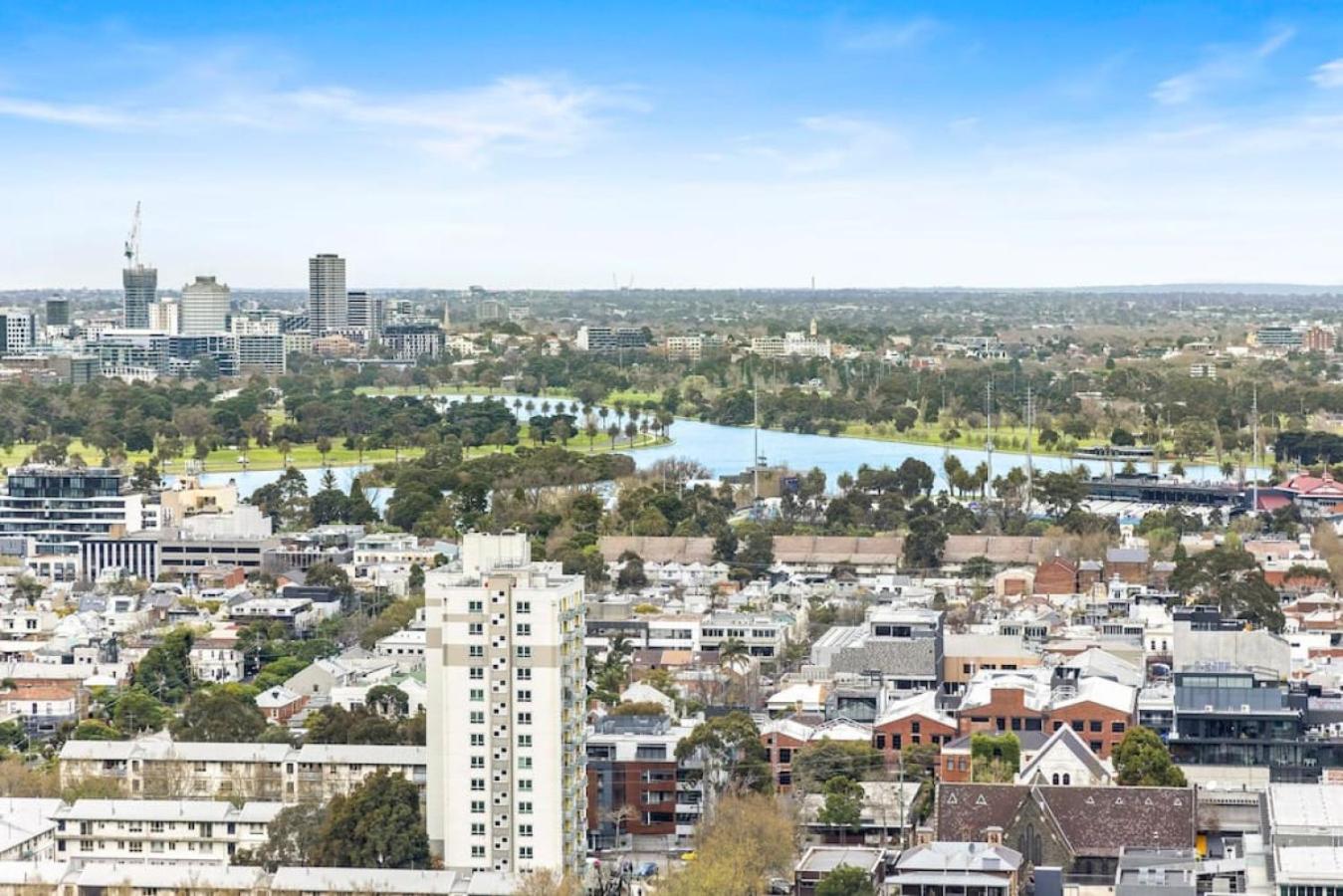 Ocean Views, Modern, Fast Wifi, Southbank Location