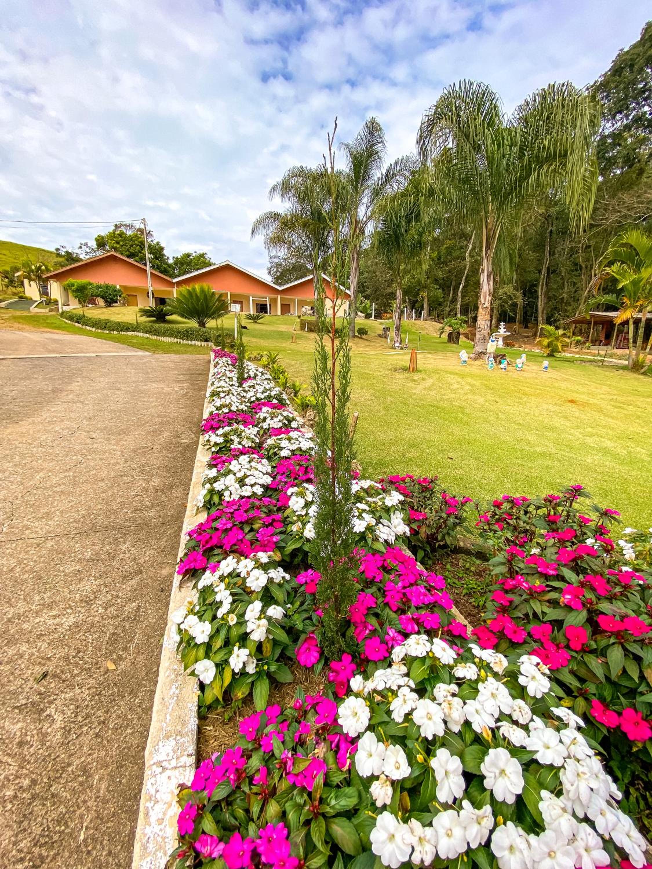 Pousada Flores do Campo