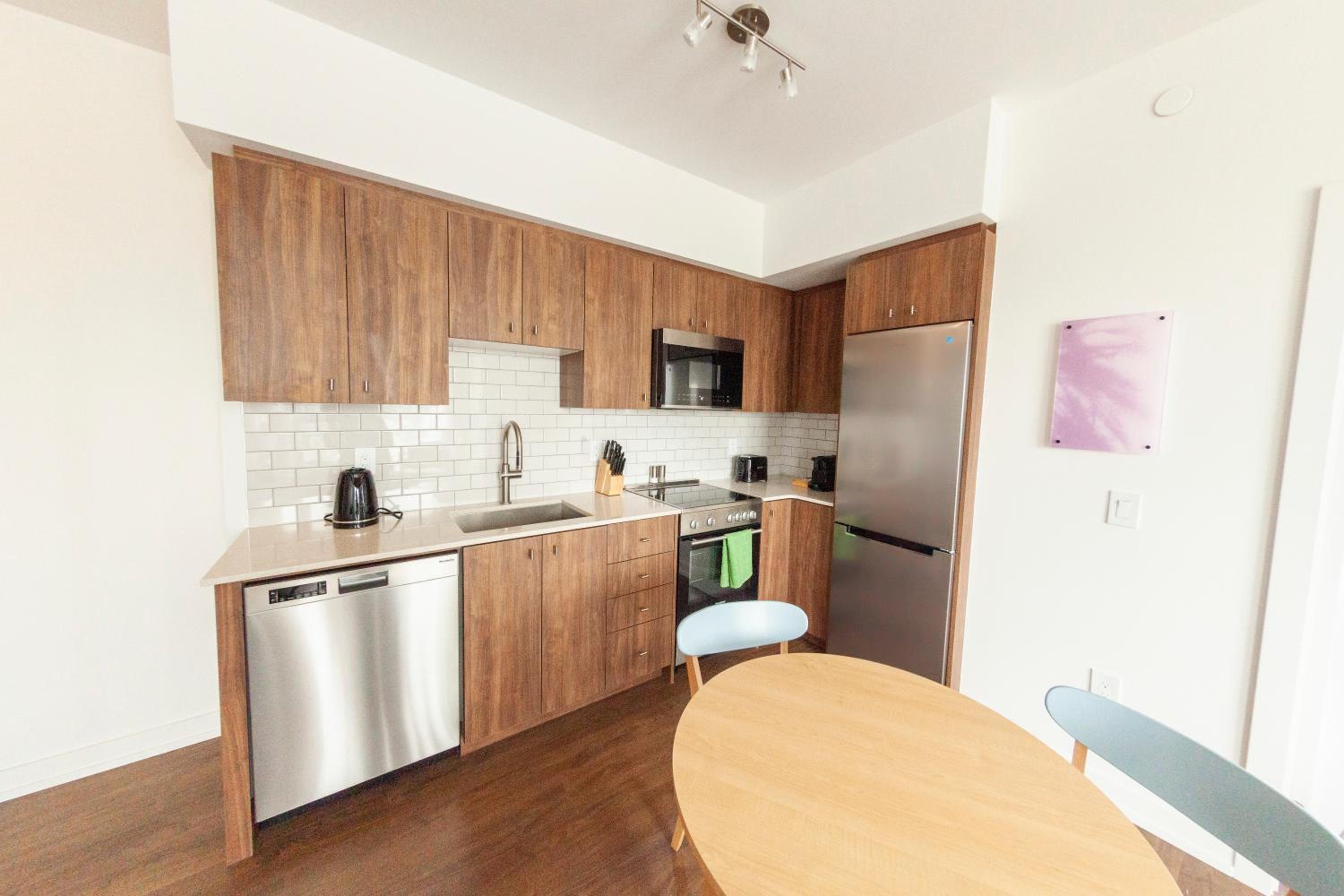 Kitchener Vacations - The Laundry Rooms Station Park Kitchener - Property Image 23