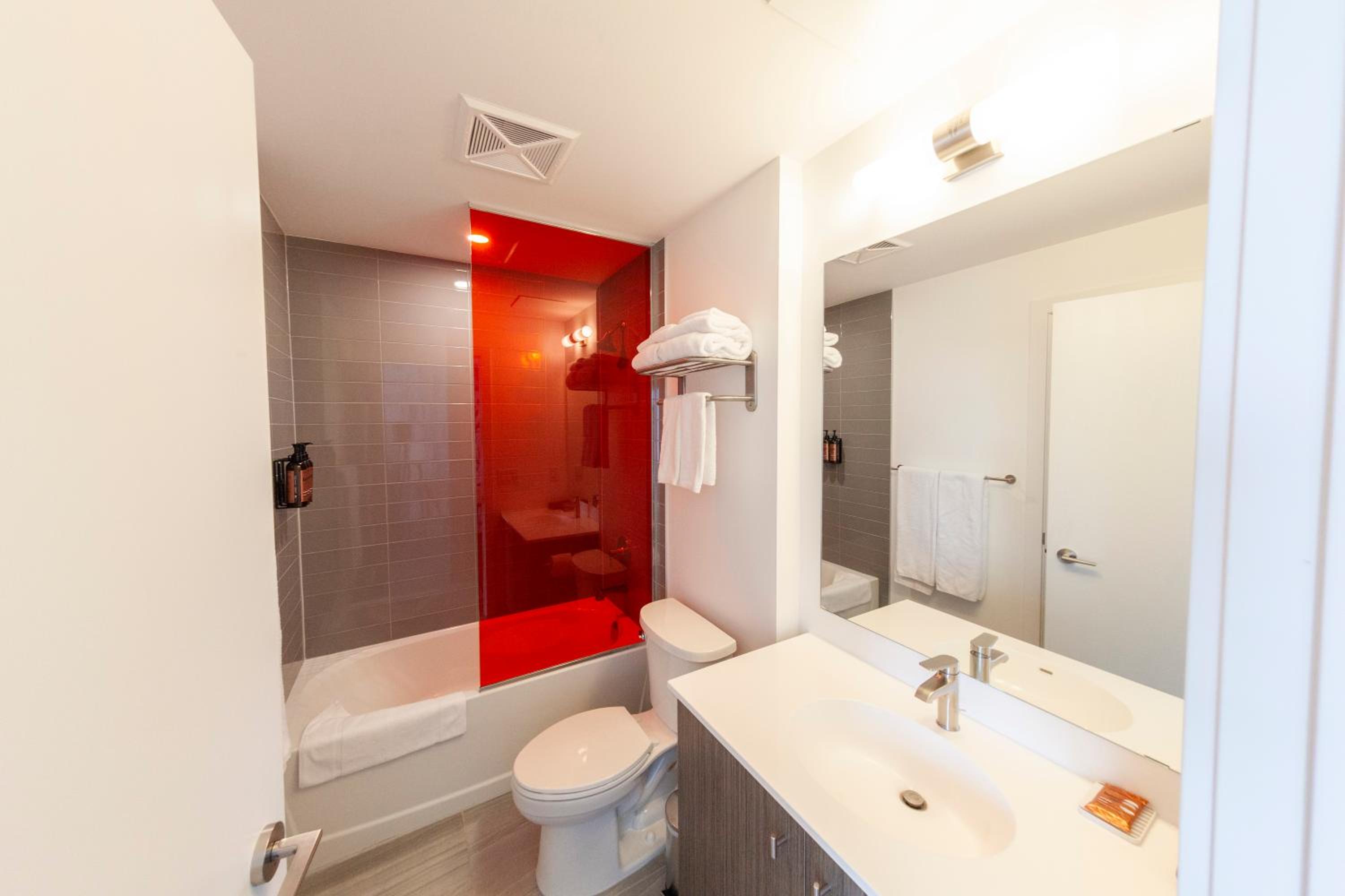 Kitchener Vacations - The Laundry Rooms Station Park Kitchener - Property Image 36