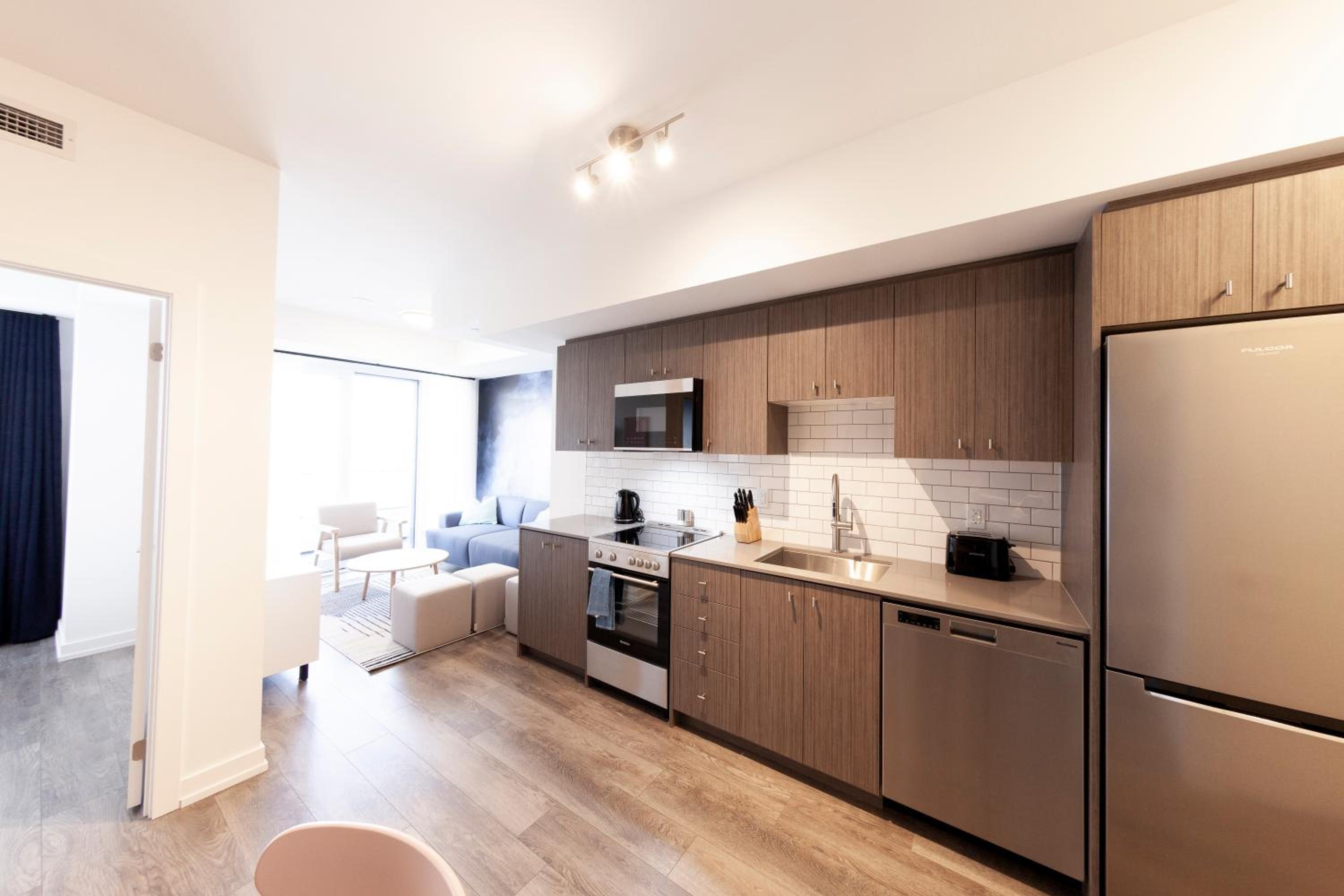 Kitchener Vacations - The Laundry Rooms Station Park Kitchener - Property Image 12