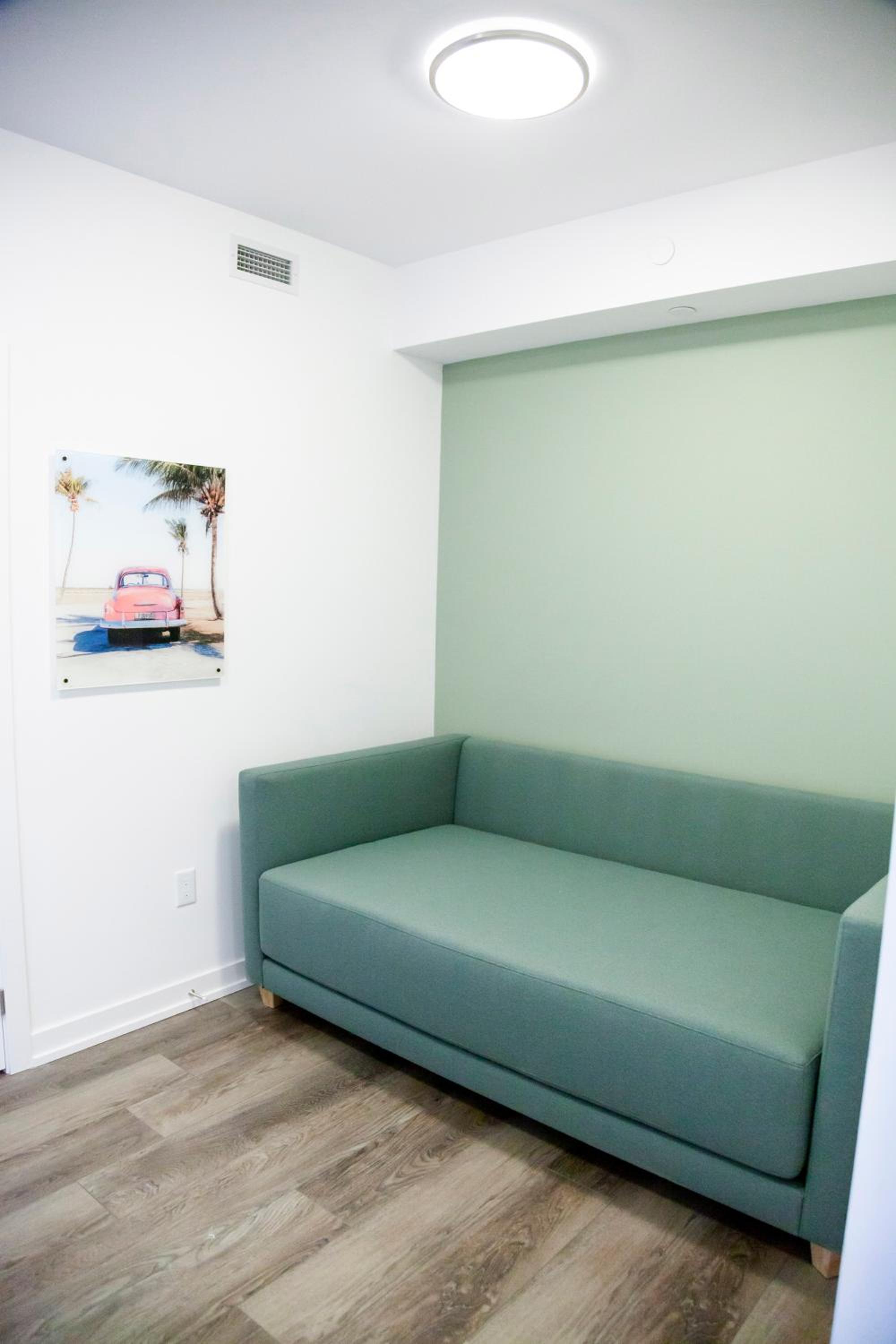 Kitchener Vacations - The Laundry Rooms Station Park Kitchener - Property Image 2