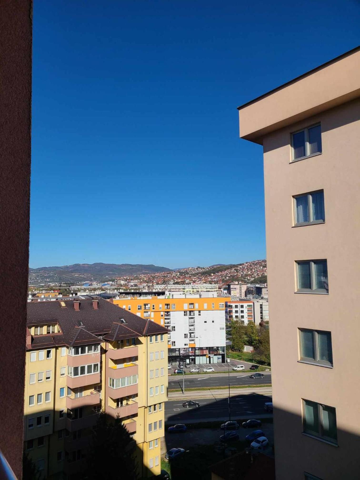 Rejjan Apartments-Spacious 2BR Apartment for 7, Free Parking, Tram to Old Town