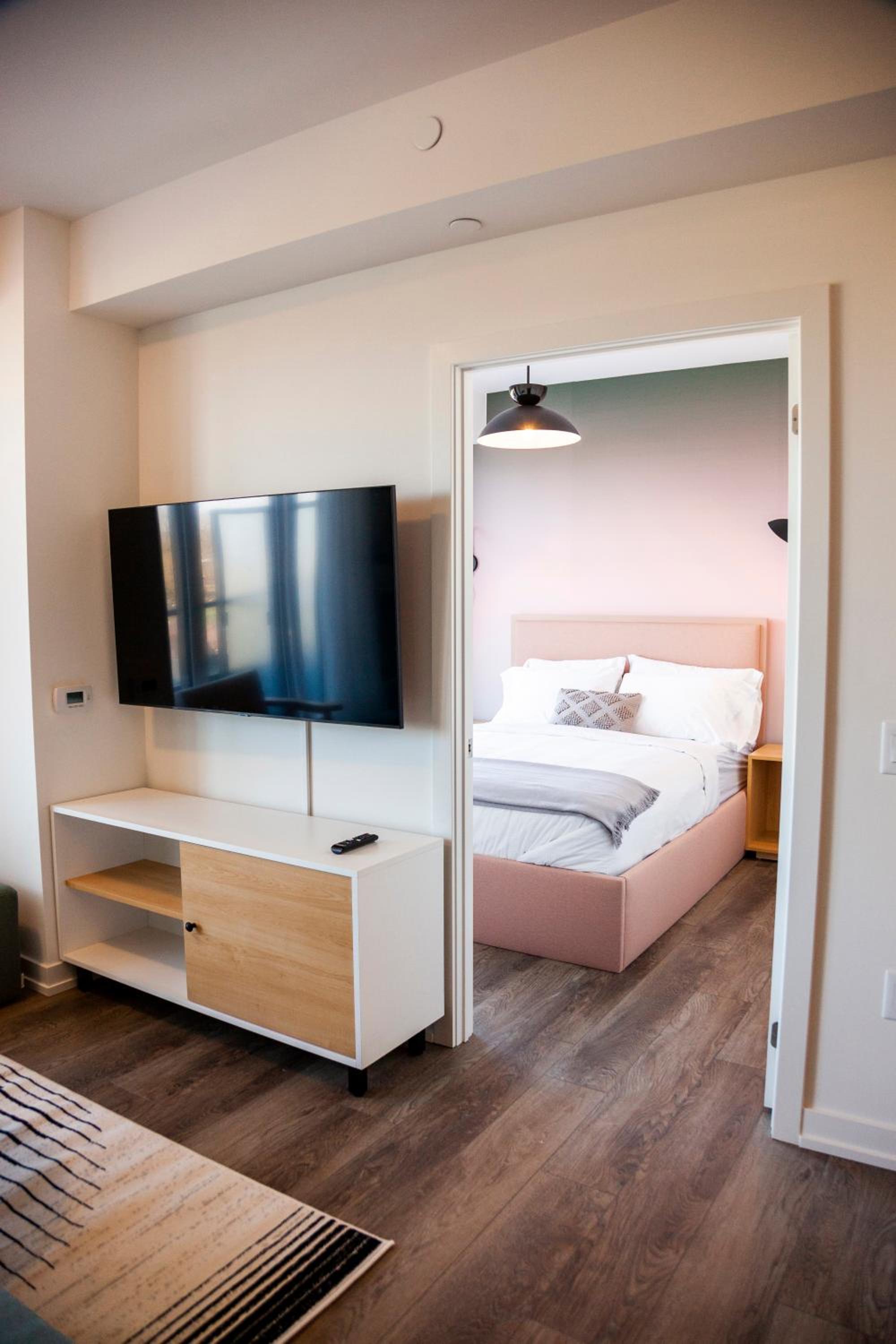 Kitchener Vacations - The Laundry Rooms Station Park Kitchener - Property Image 20