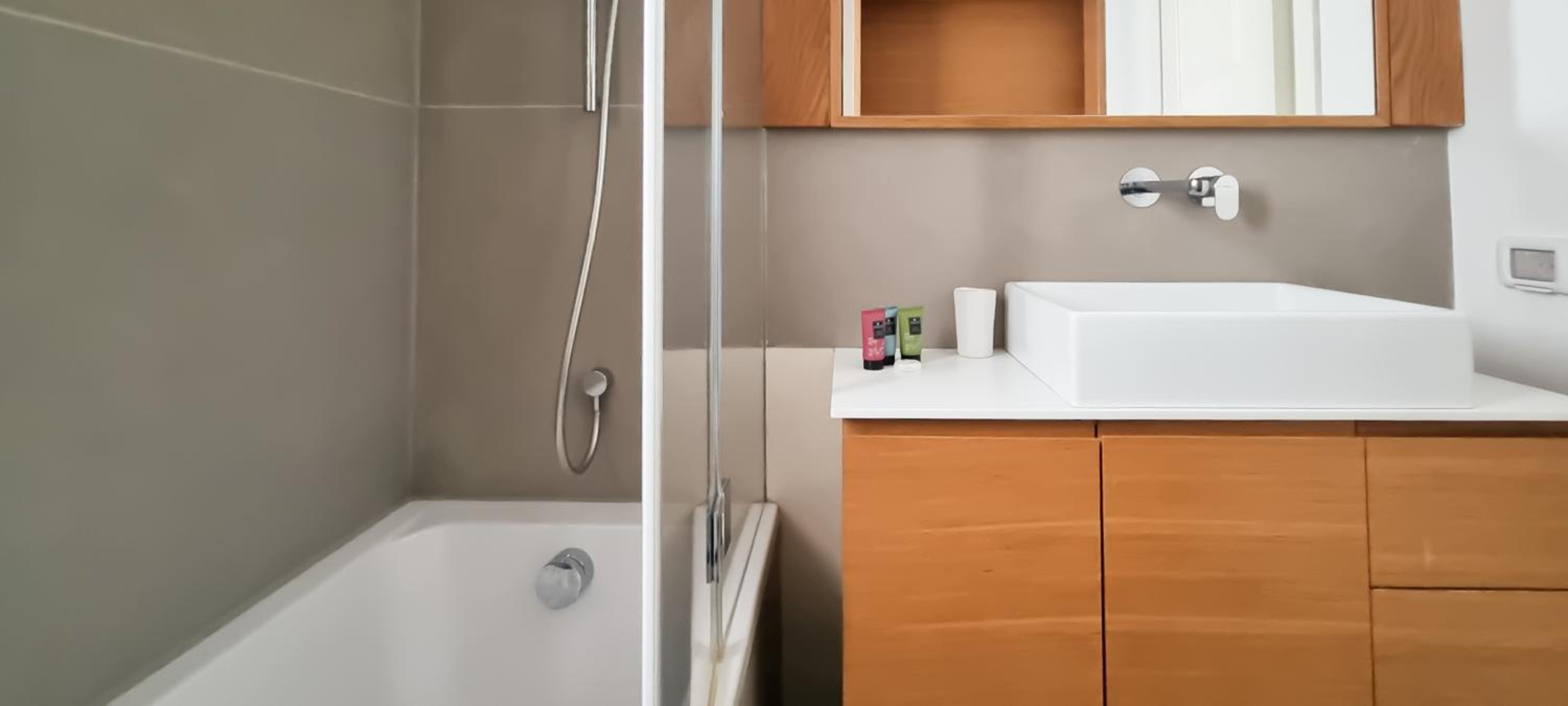 BnBIsrael apartments - Hayarkon Emeraude view 3