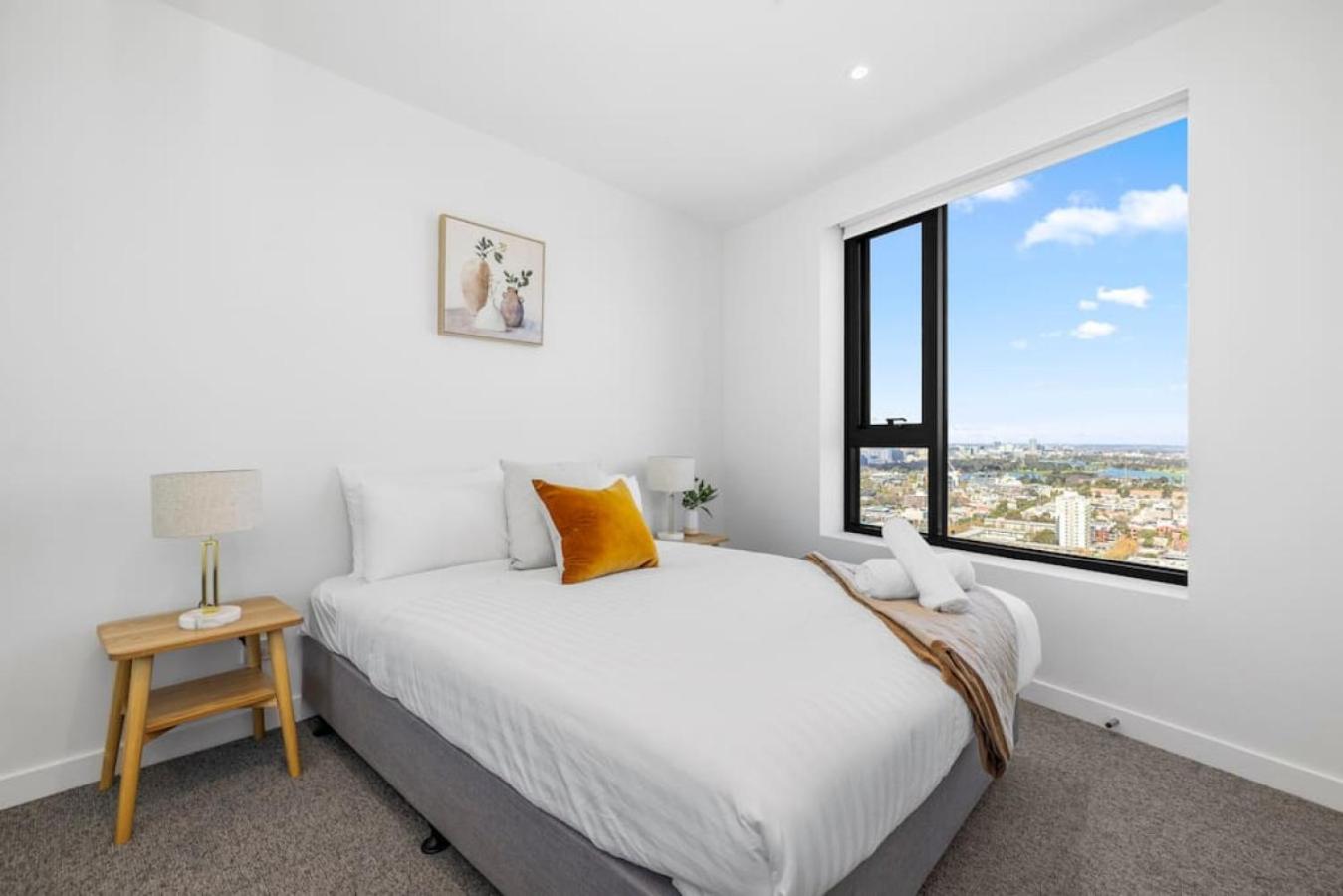 NEW Chic Stature Southbank 2 Bd