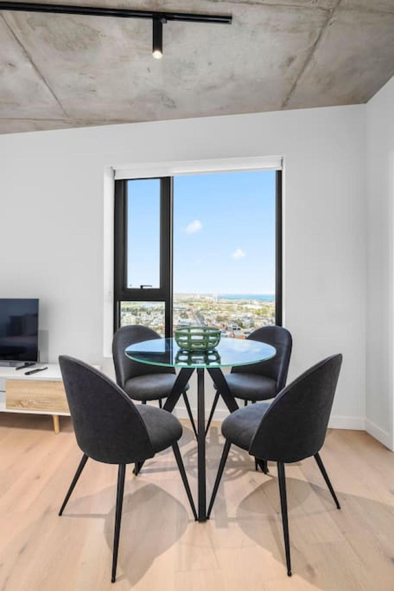 NEW Chic Stature Southbank 2 Bd