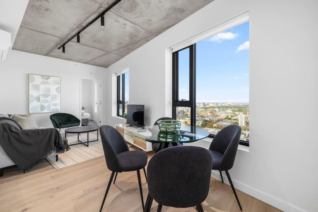 NEW Chic Stature Southbank 2 Bd