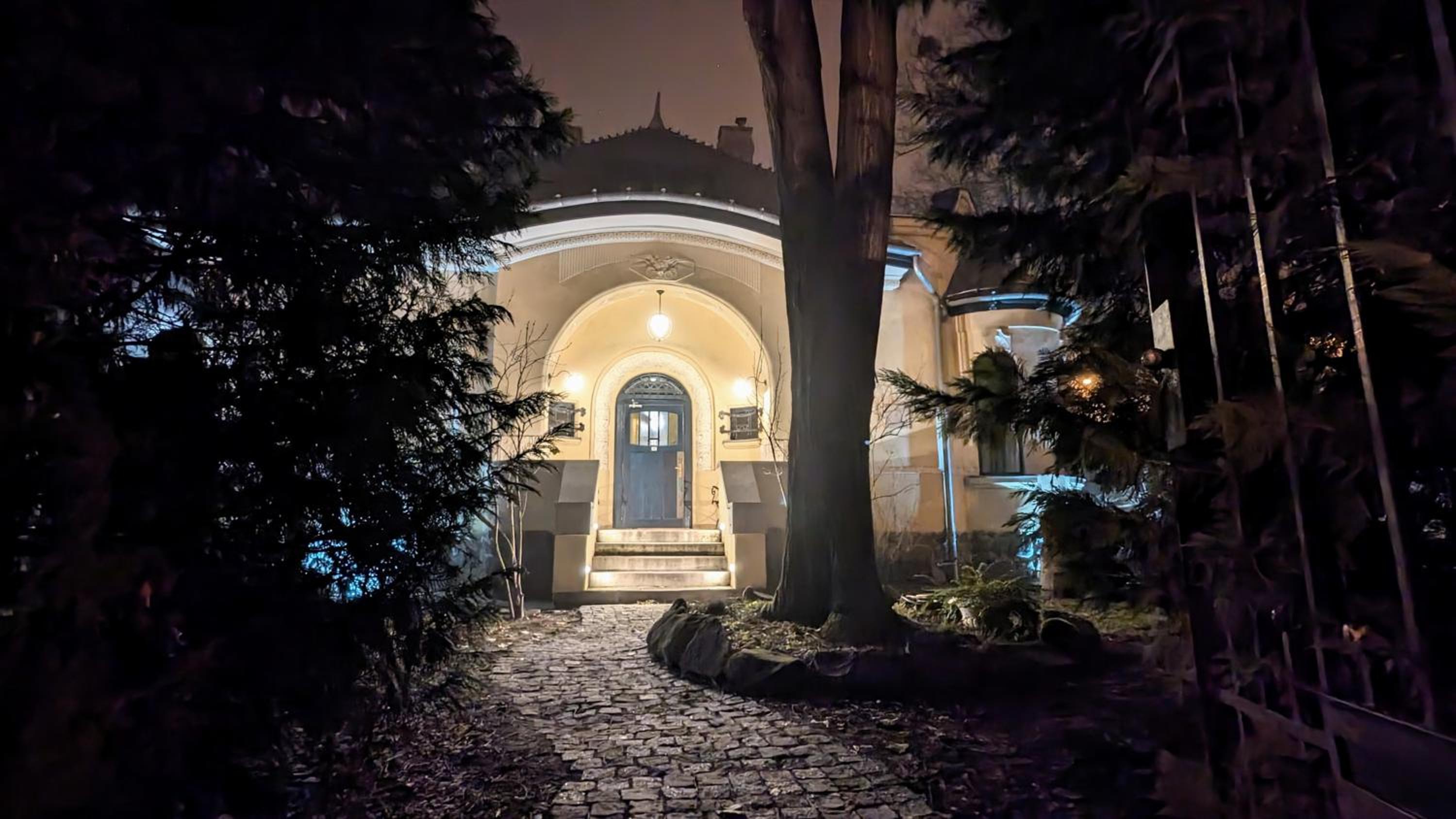 Magyaros-szecessziós Villa