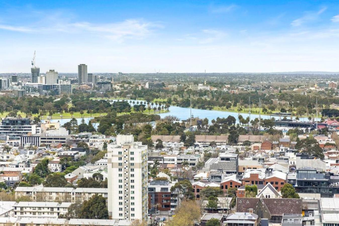 Ocean Views, Modern, Fast Wifi, Southbank Location