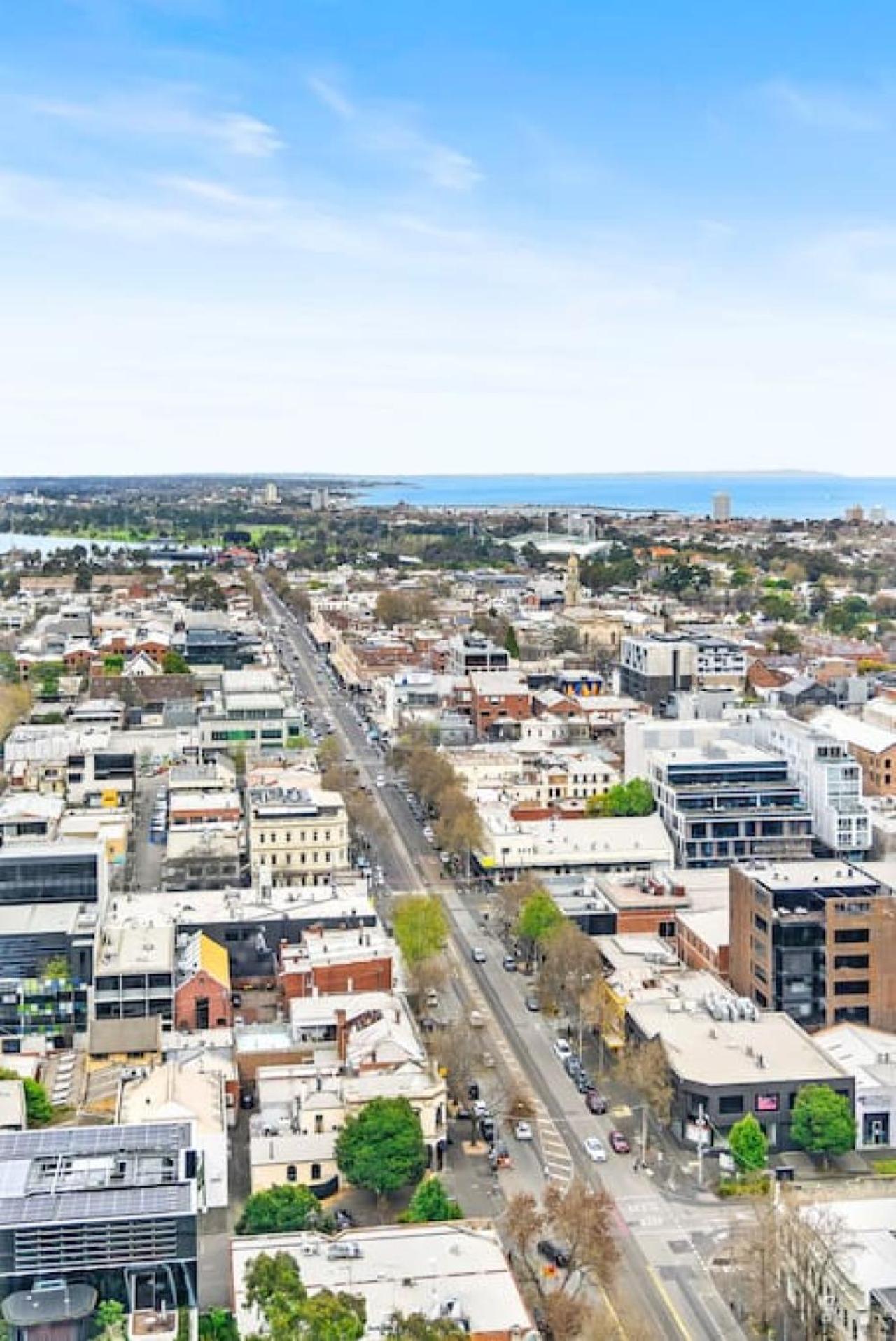 Ocean Views, Modern, Fast Wifi, Southbank Location