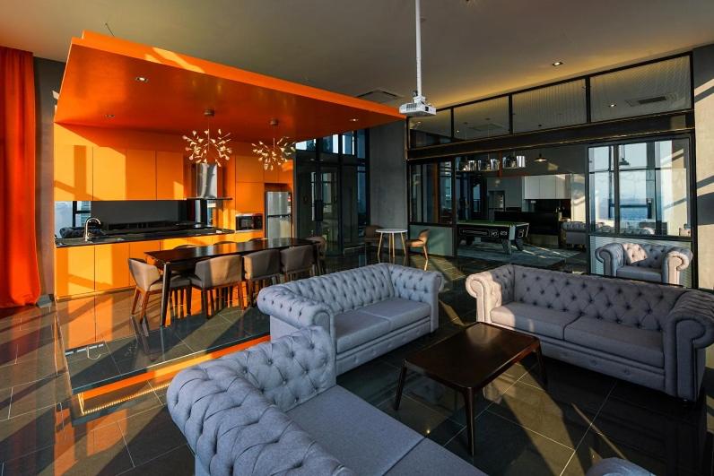 Expressionz Professional Suites By M&T