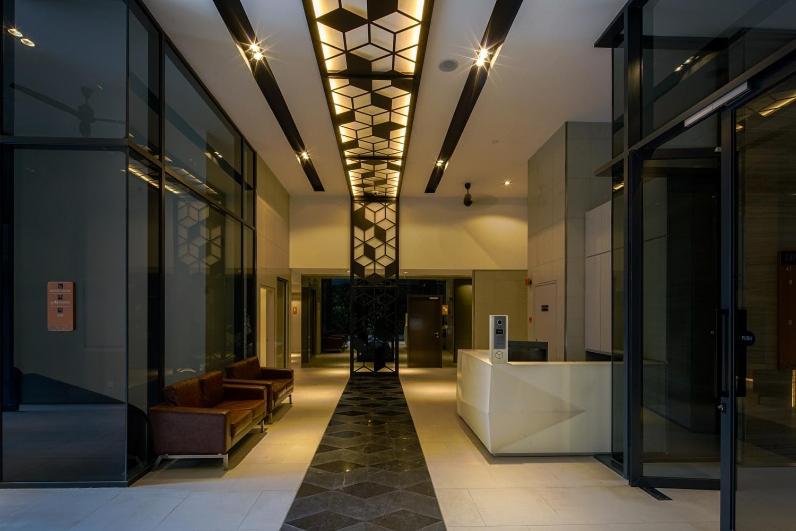Expressionz Professional Suites By M&T