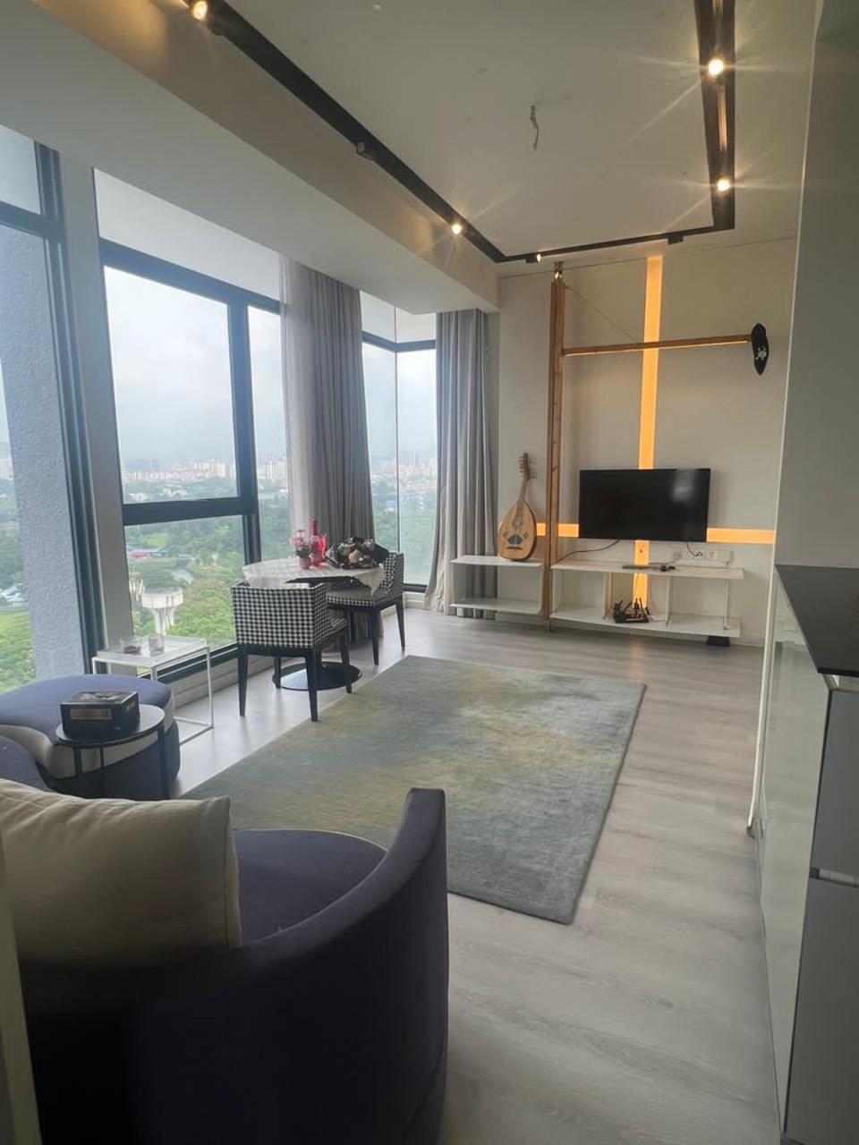 Expressionz Professional Suites By M&T