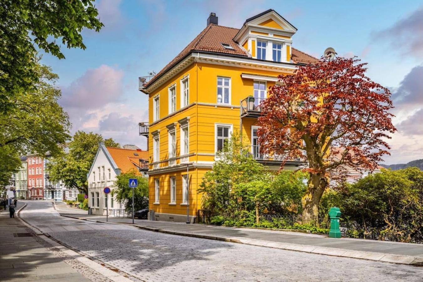 Dinbnb Homes I Historical 1896 Residential view 4
