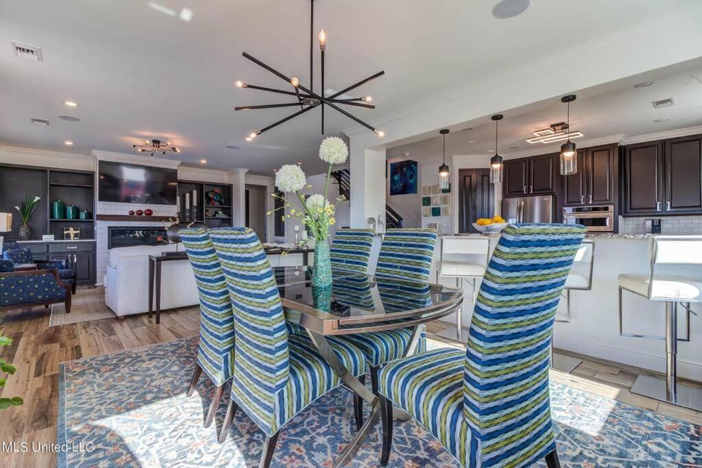 BAYSIDE MAISON
