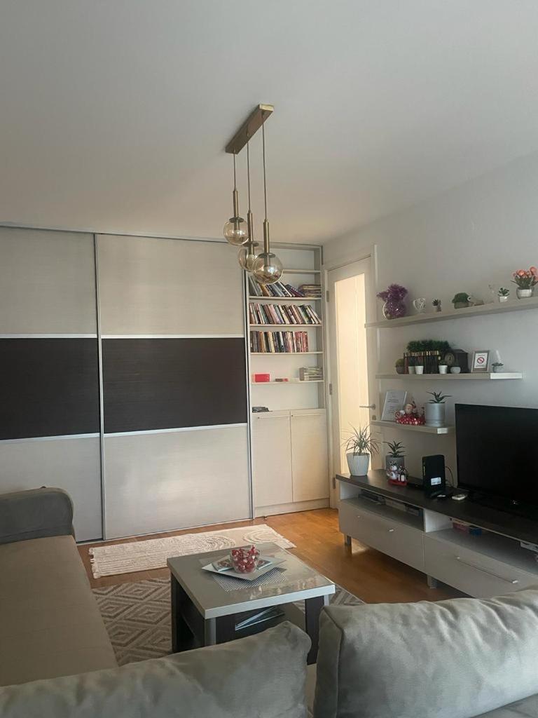 MANHATTAN APARTMAN Belvil view 5