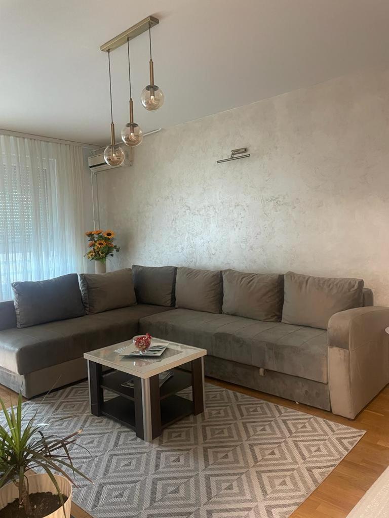 MANHATTAN APARTMAN Belvil view 3