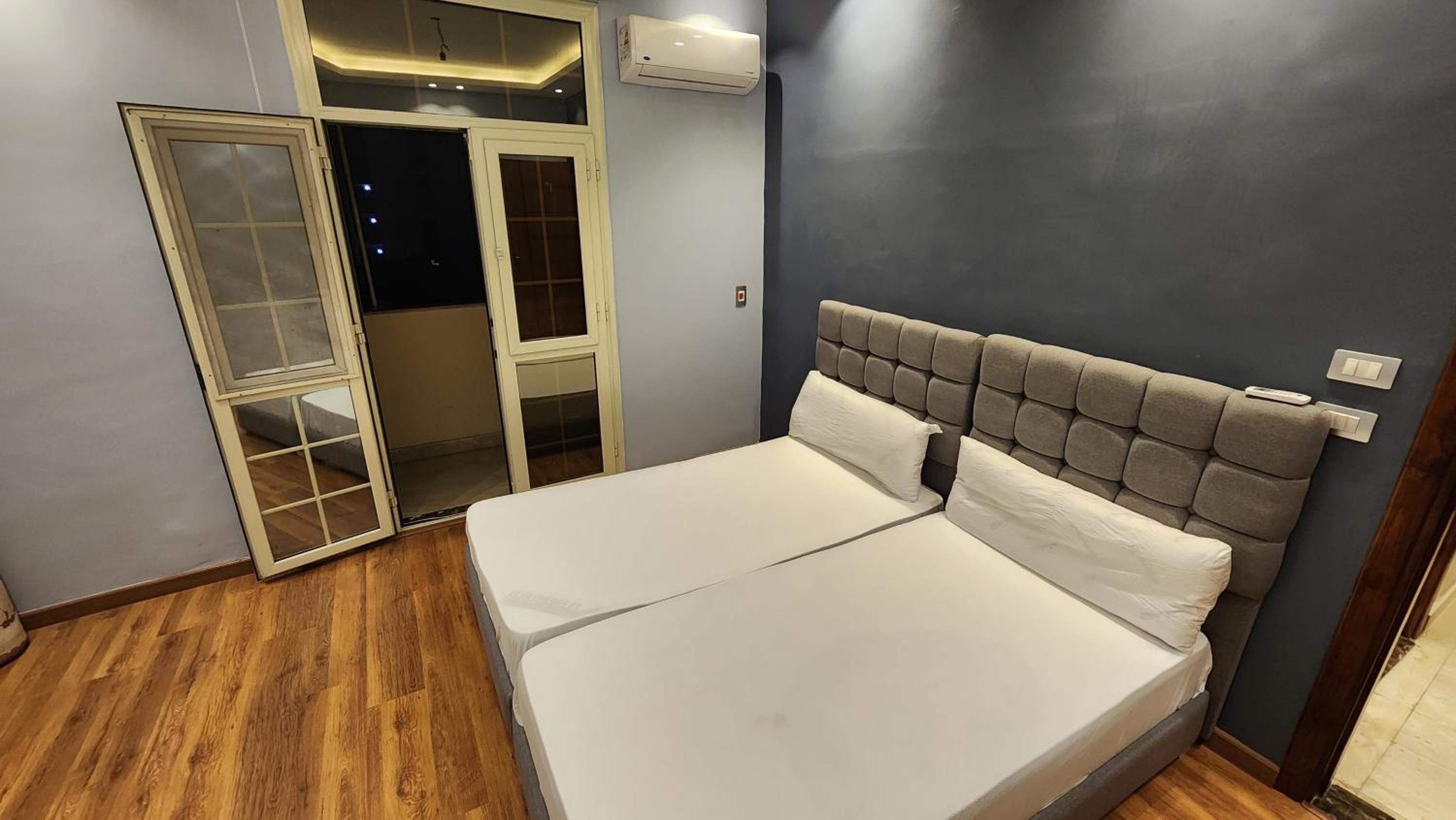 3rd floor luxury apartment-families only