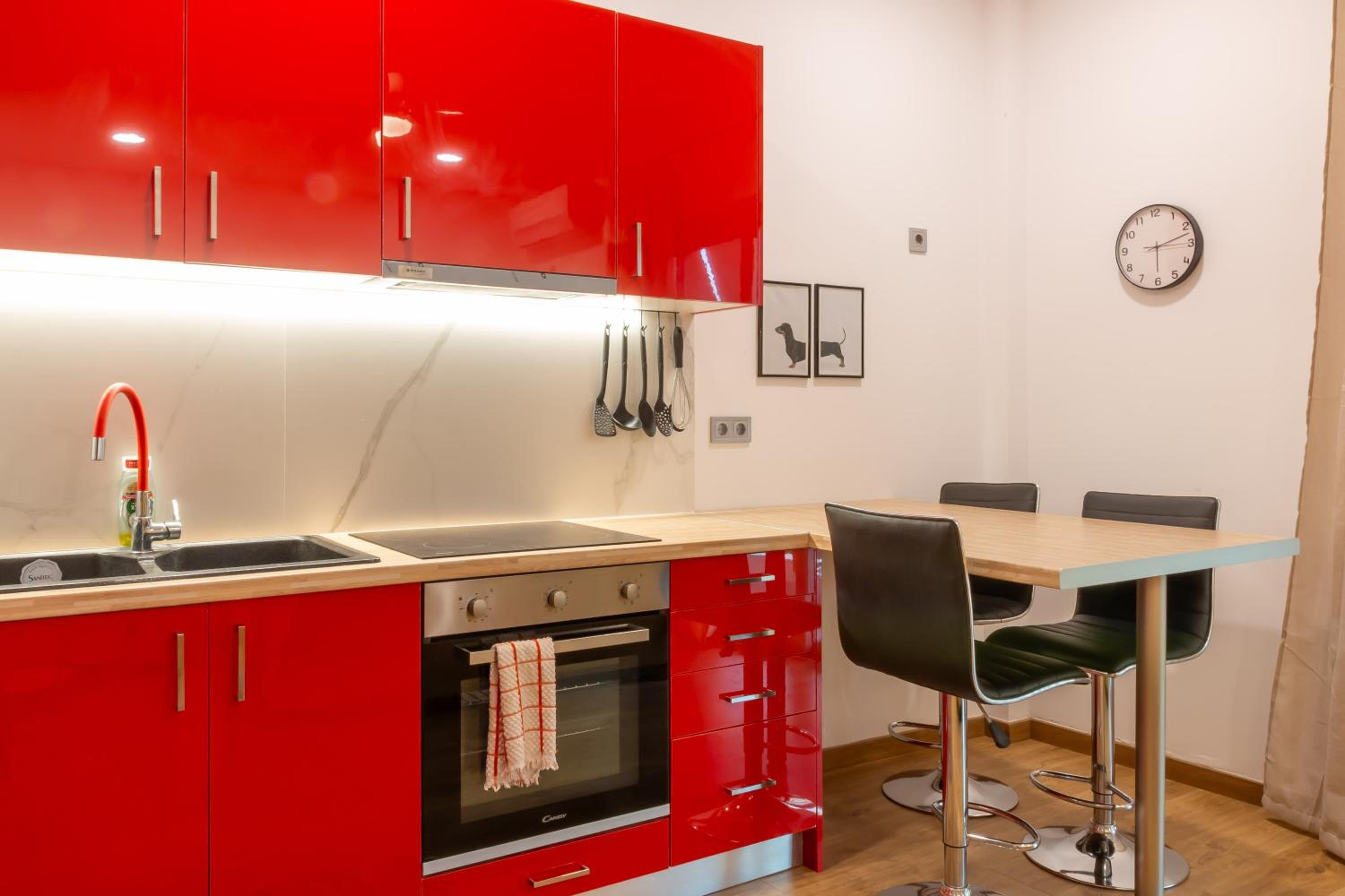Academia apartments by the park