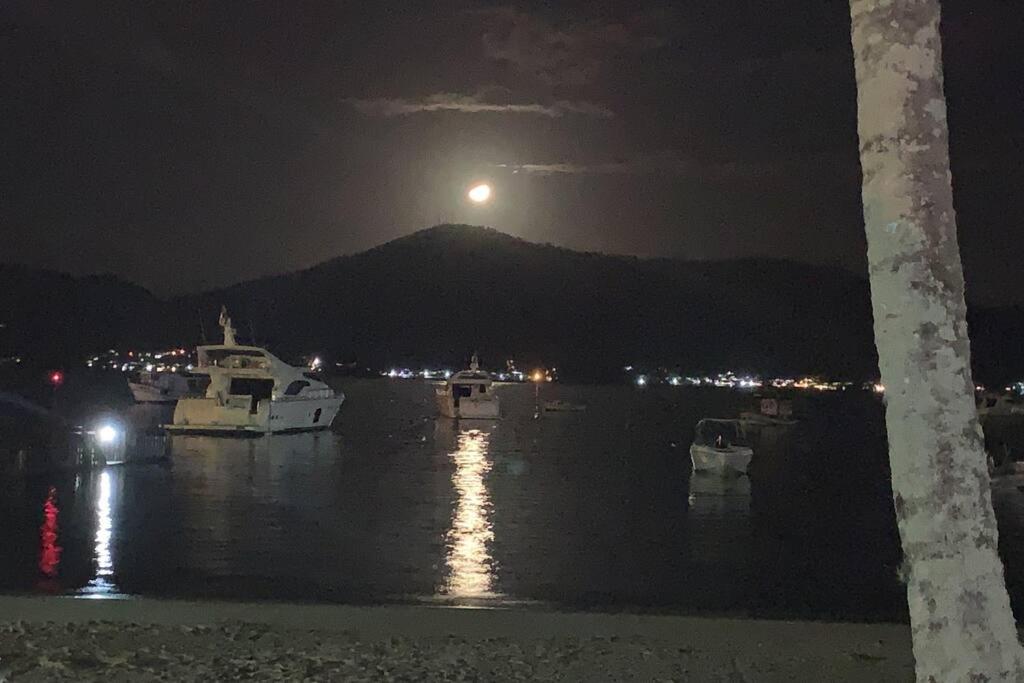 Pé na areia e tranquilidade