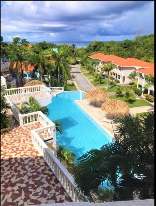 Spotless 2 BR Condo Unit/Pool,Ocean, Beach Nearby view 4
