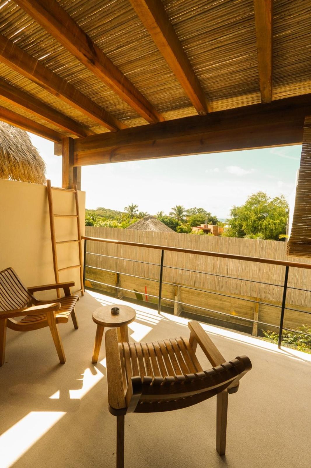 Casa Borka LUXURY FULLY FURNISHED BEACH CONDOS WITH POOL