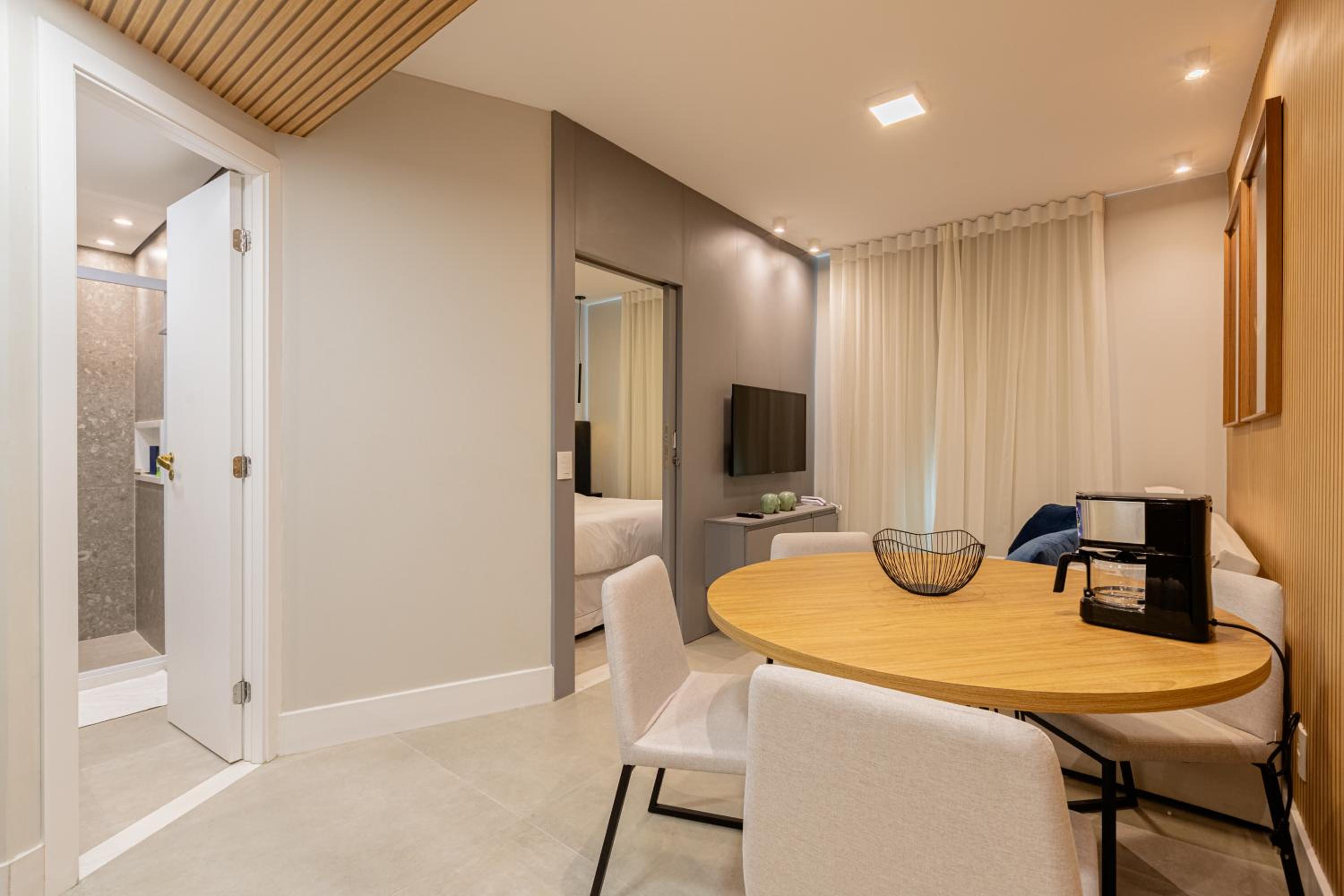 MCV - Capote Valente - Anora Spaces