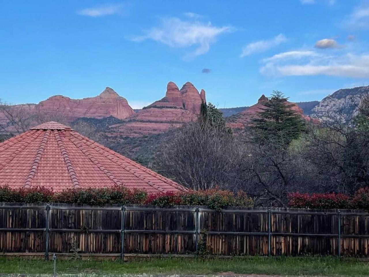 Quaint 1 bedroom Unit with Hottub in Uptown Sedona view 3