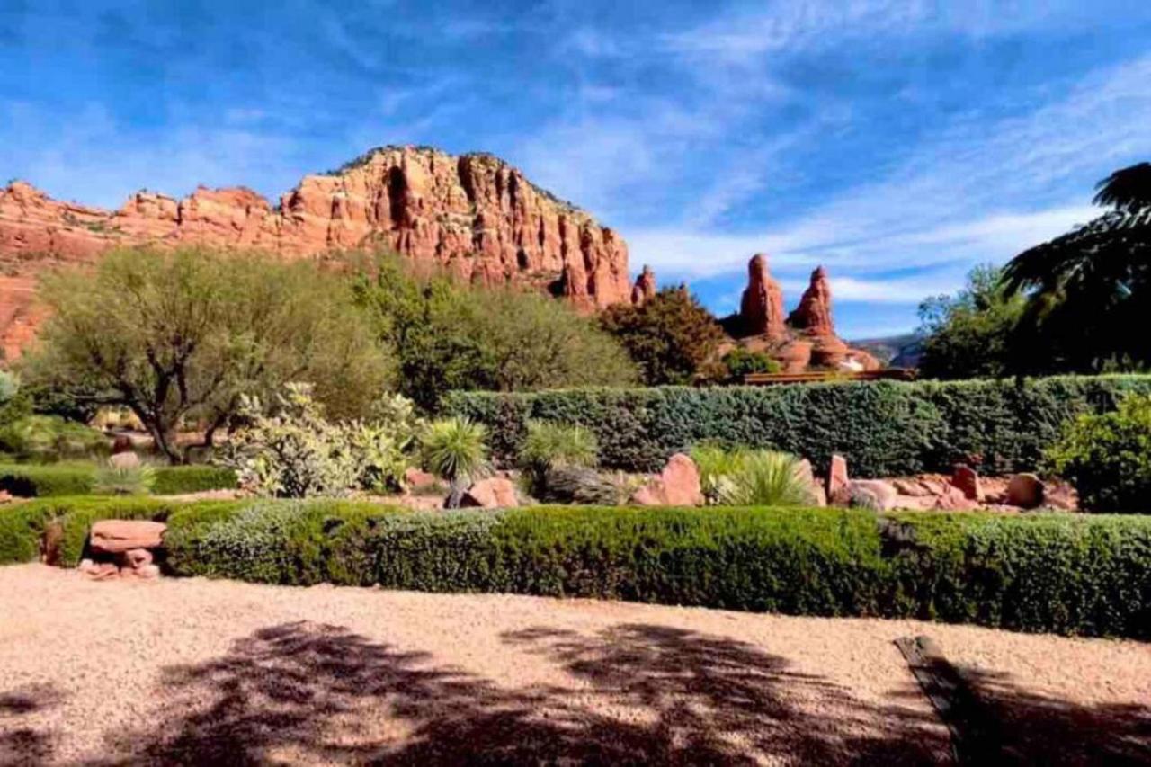 Guest Suite With Up Close Chapel and Red Rock Views view 3