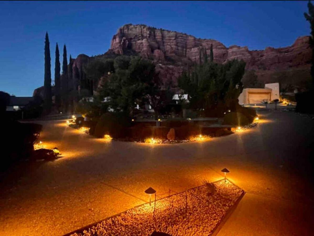 Guest Suite With Up Close Chapel and Red Rock Views view 4