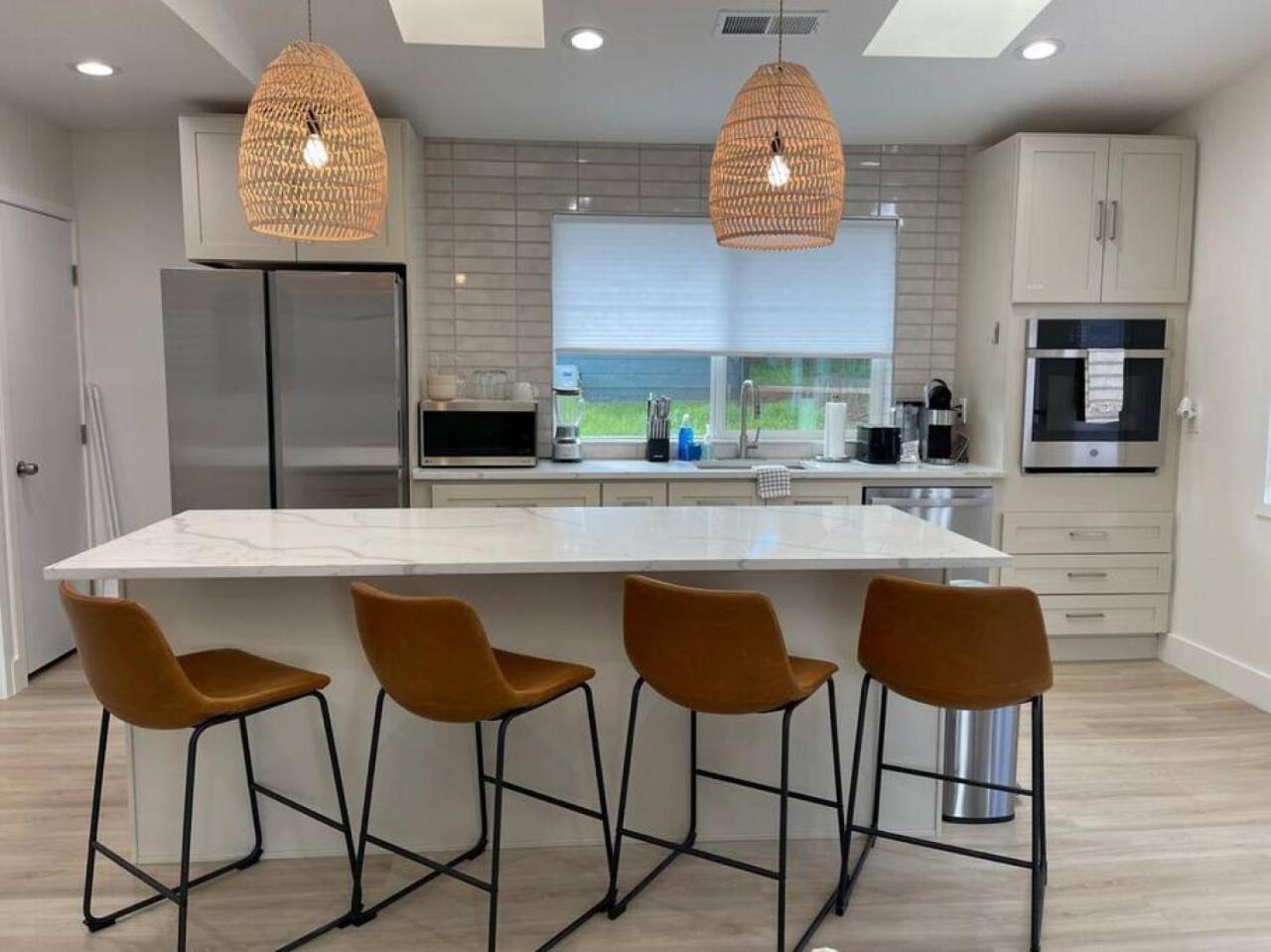 Uptown Vacation Villa at The OZ with Hot tub and Views view 5