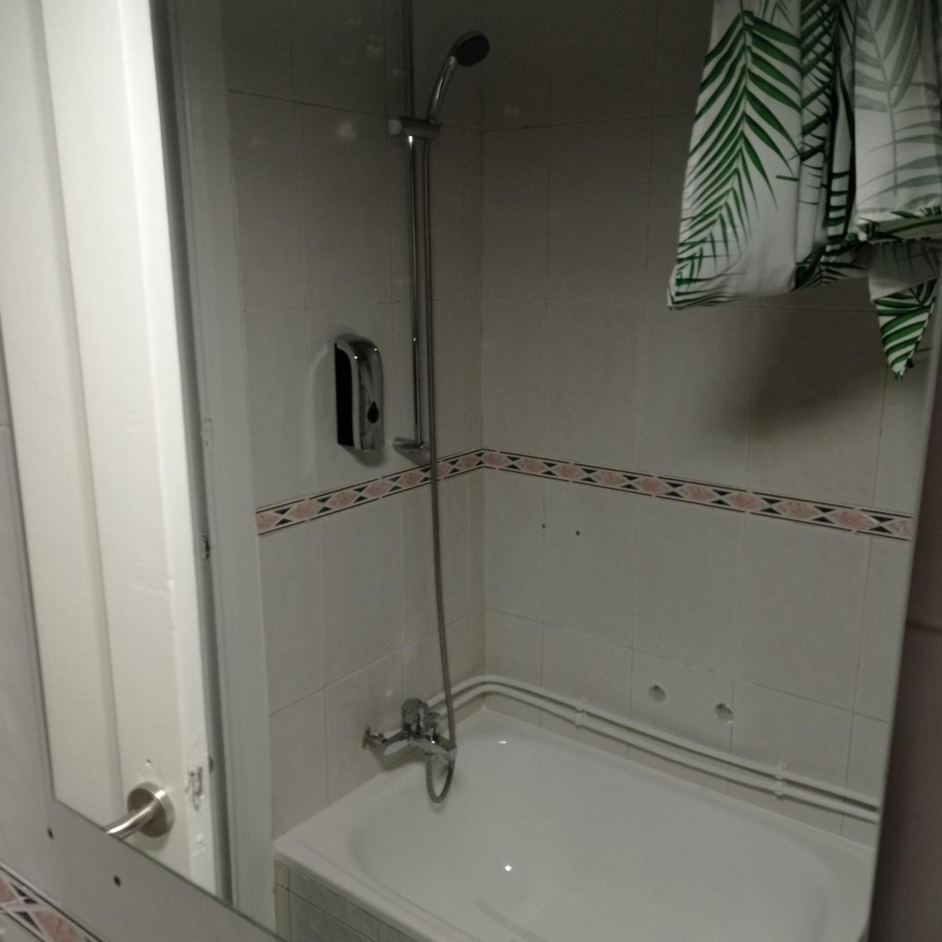 Habitación acogedora en casa de piedra