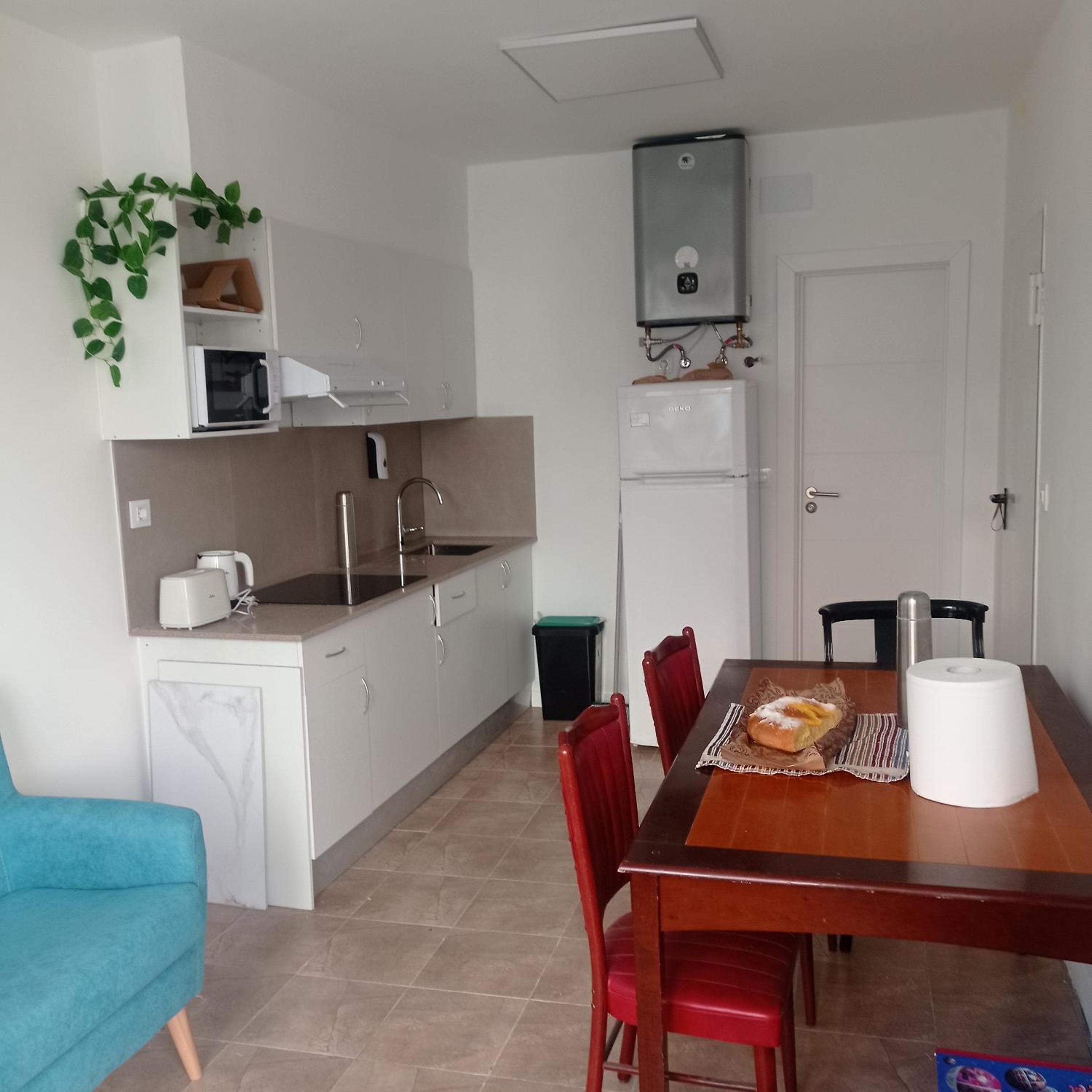 Habitación acogedora en casa de piedra